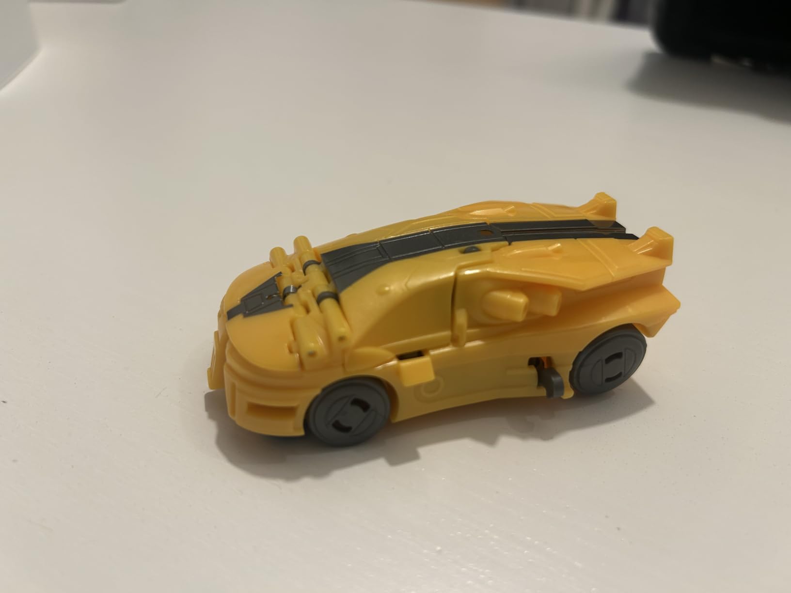Transformers One Bumblebee Cog Changer robot auto 10 cm