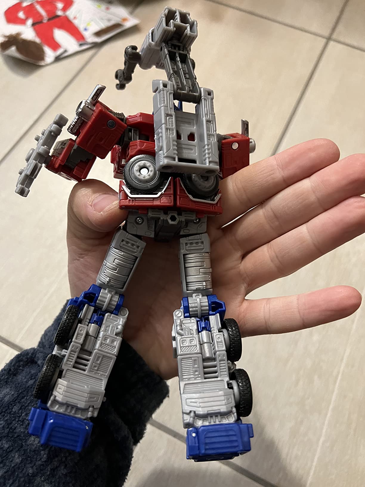 Transformers Kingdom Optimus Prime WFC-K11 Core action figure camion