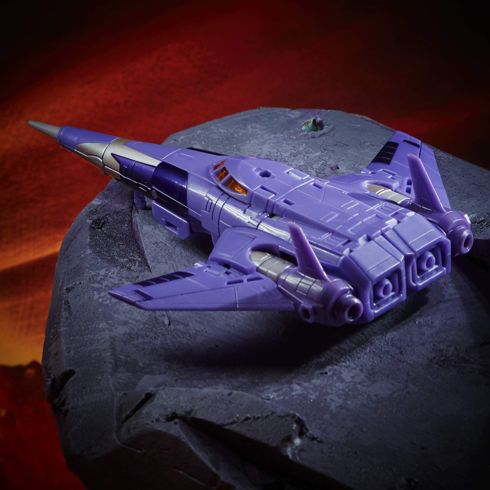 Transformers Kingdom Cyclonus WFC-K9 Voyager Action Figure 17cm