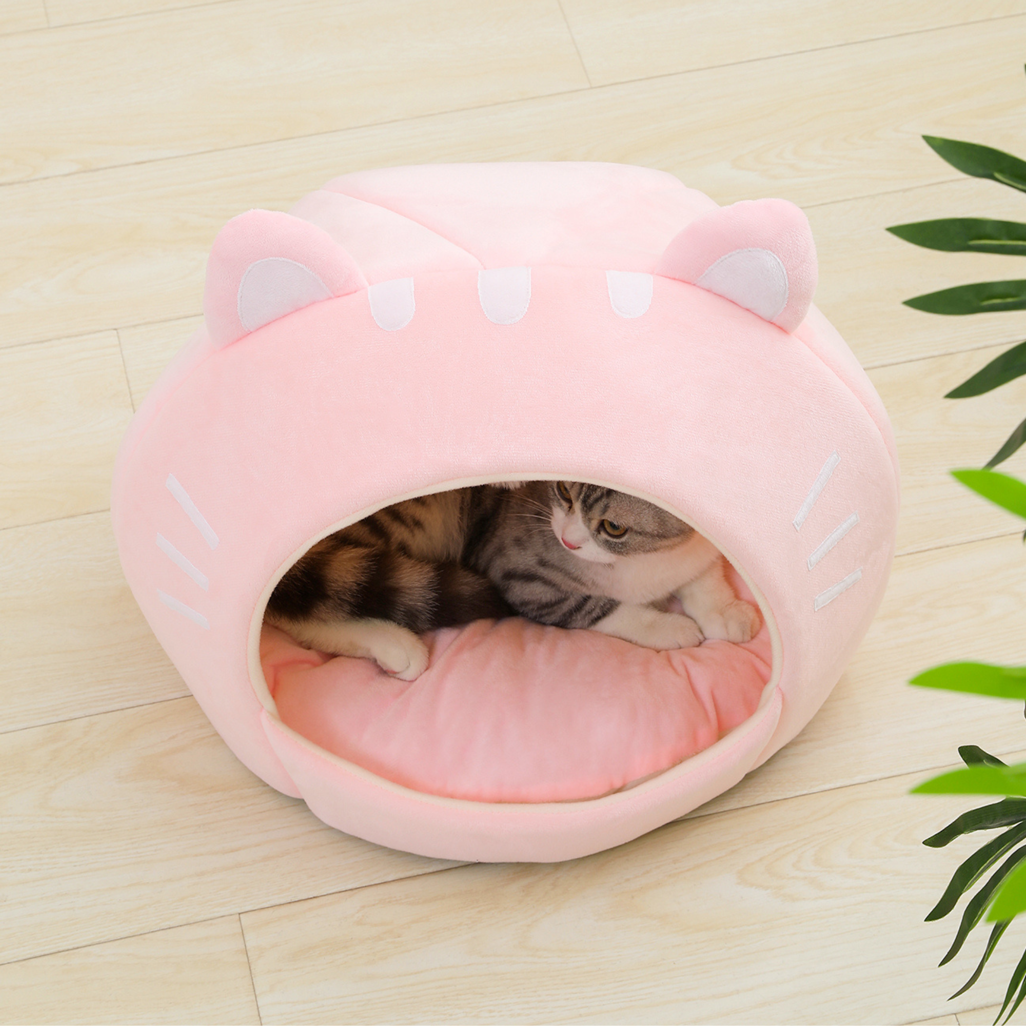 ToyalFriends Pet Beds Pink Cat Shape cuccia gatto rosa M 36cm