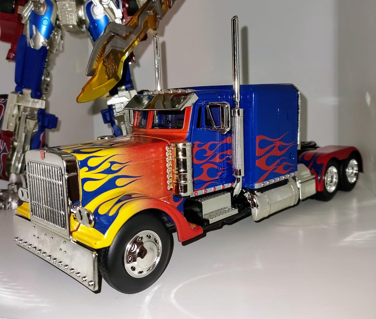 Transformers T1 Optimus Prime auto die-cast 1:24 blu rosso
