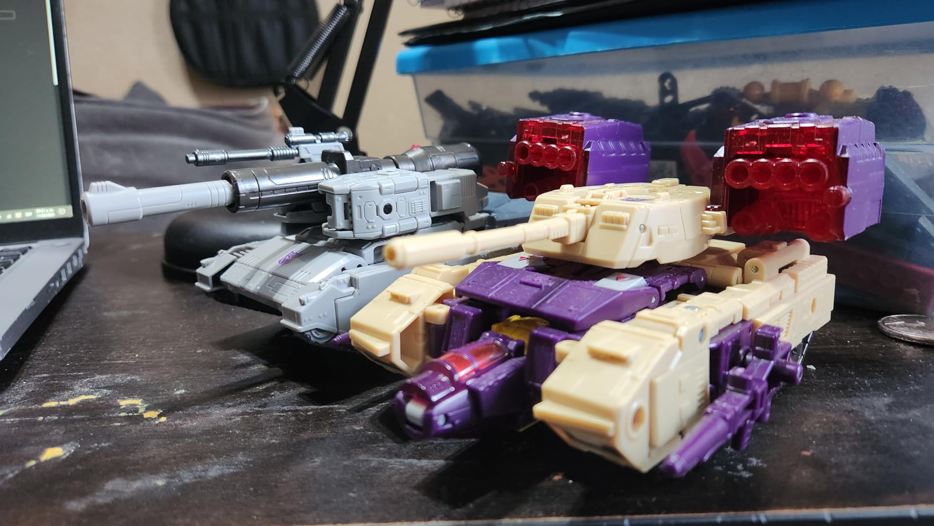 Transformers Legacy Blitzwing Leader tripla conversione action figure 17cm