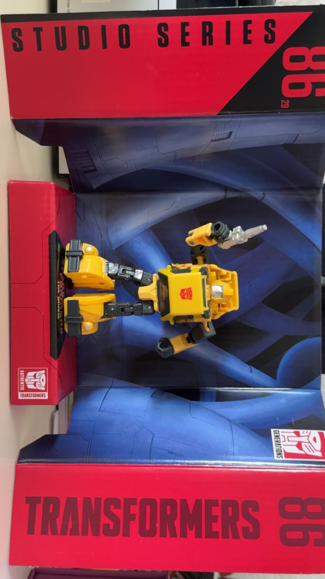 Transformers Studio Series 86-29 Bumblebee action figure 11 cm