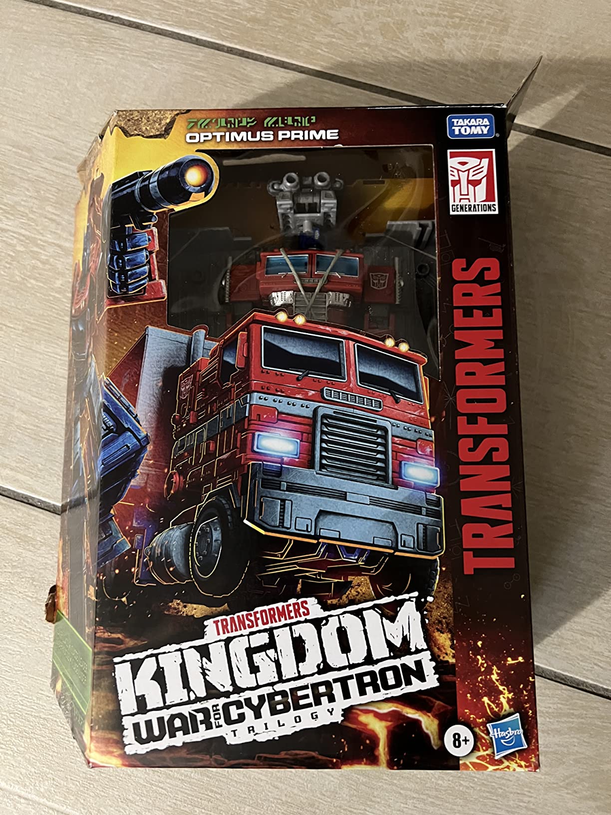 Transformers Kingdom Optimus Prime WFC-K11 Core action figure camion