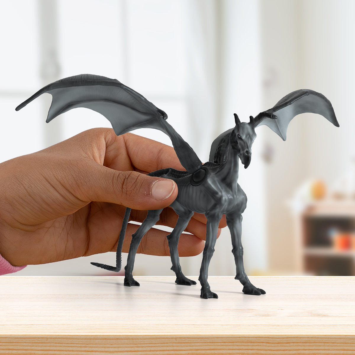 Schleich Harry Potter Thestral Action Figure Nero