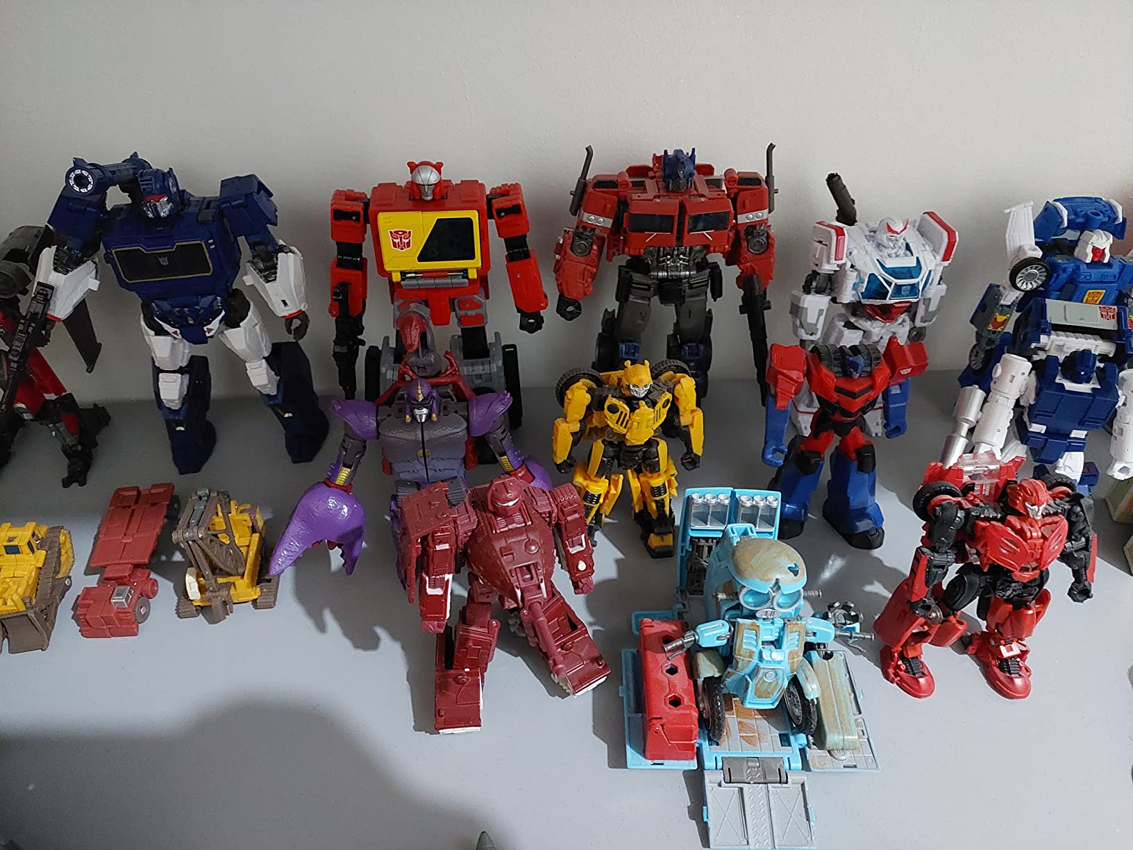 Transformers Kingdom Blaster WFC-K44 action figure 18 cm con Eject
