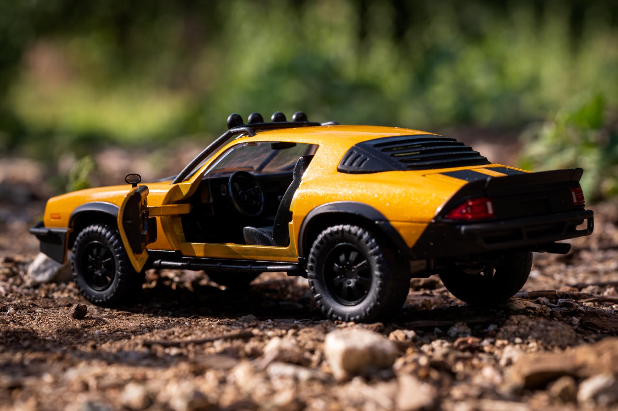 Transformers Bumblebee modellino Camaro 1977 1:24 20 cm