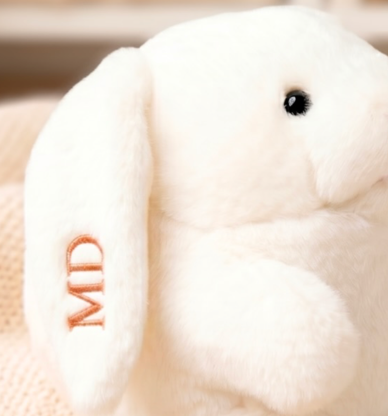La Pelucherie Personalisation ricamo orecchio Ernest coniglio