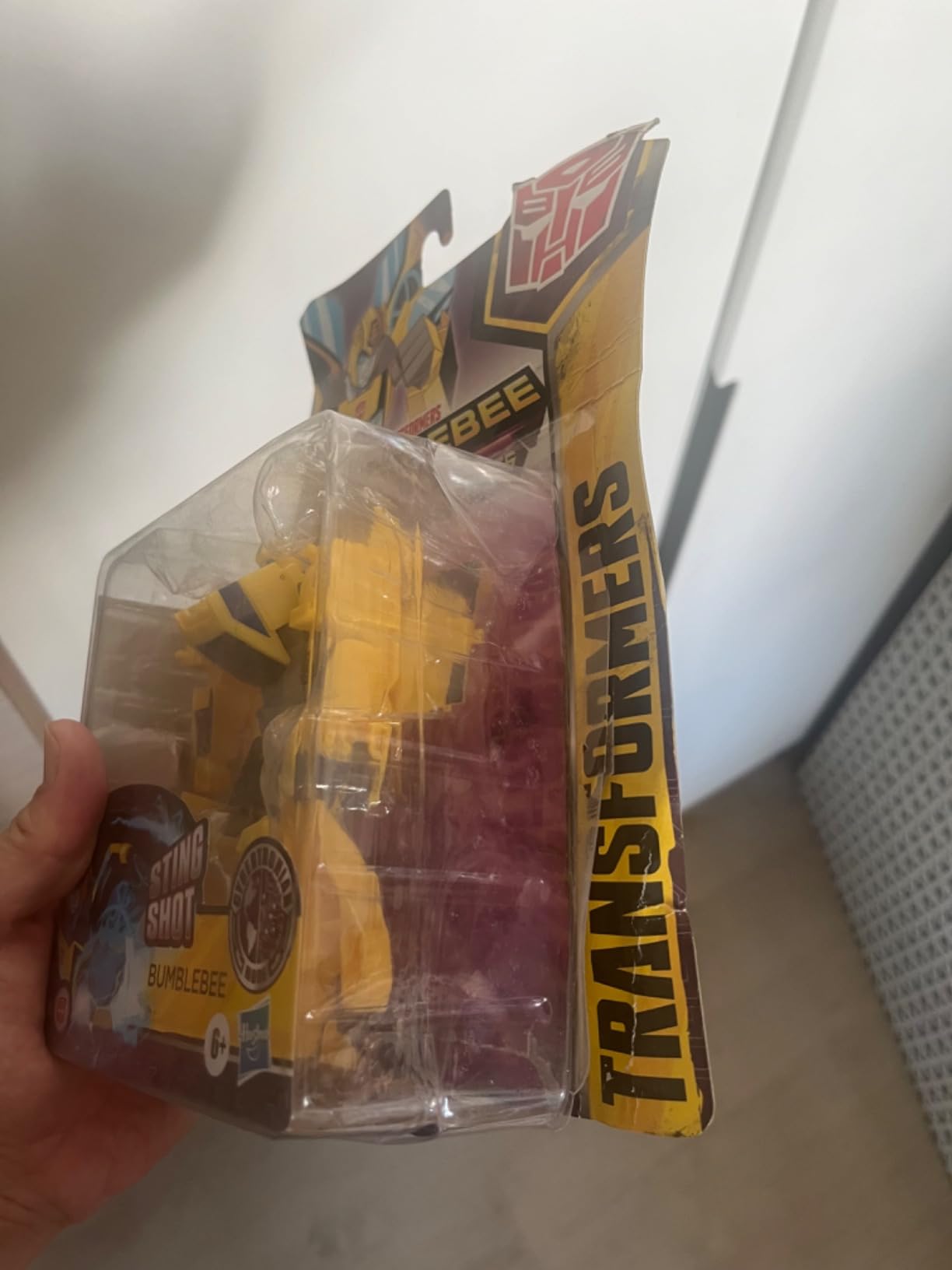 Transformers Cyberverse Bumblebee action figure 13,7 cm Sting Shot