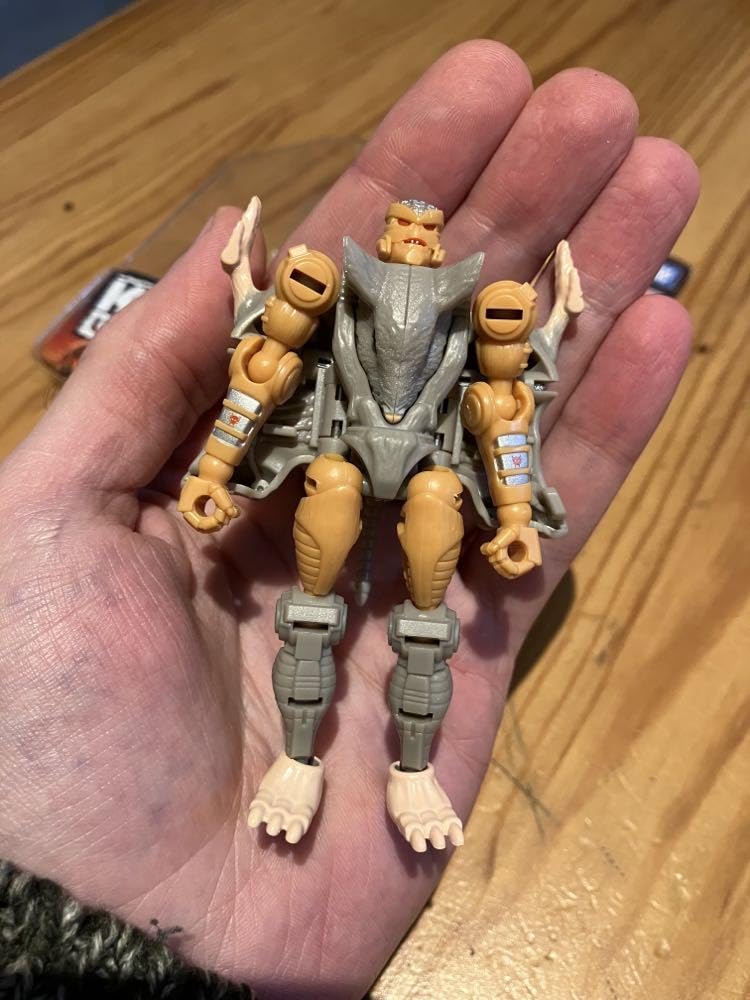 Transformers Kingdom WFC-K2 Rattrap action figure 8,5 cm topo