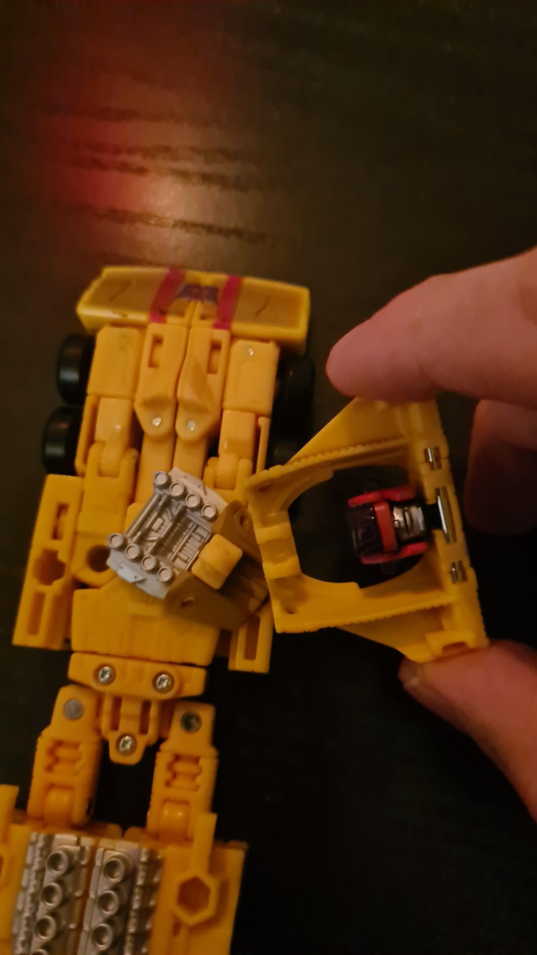 Transformers Legacy Dragstrip action figure Deluxe 14 cm Menasor