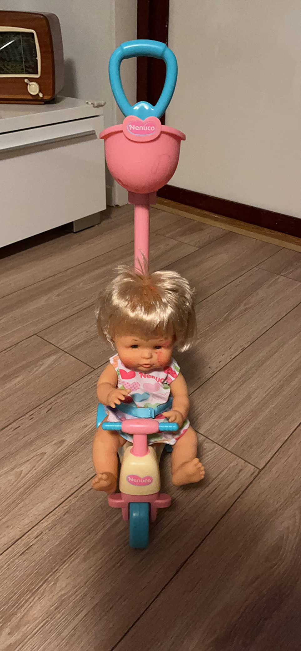 Nenuco Bambole set bambola con triciclo e accessori