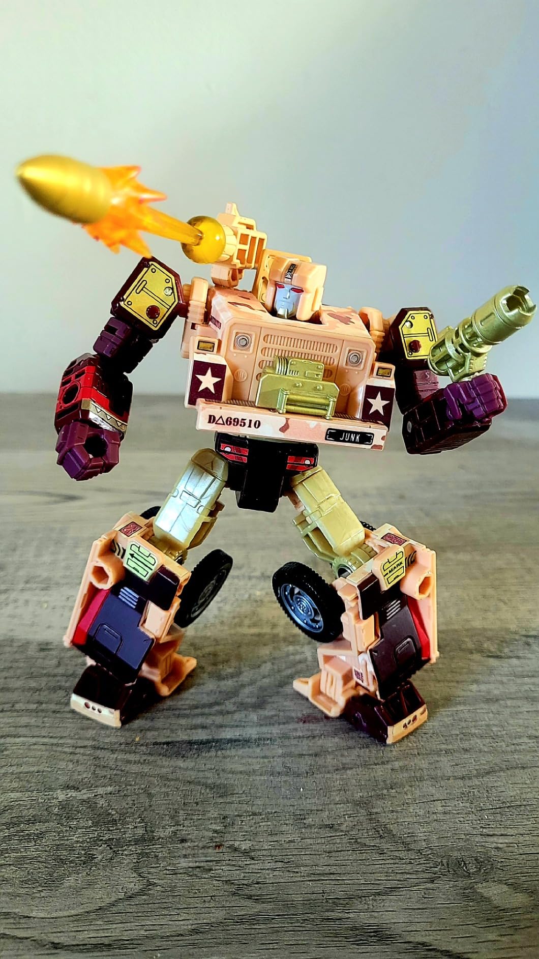 Transformers Legacy Detritus action figure Deluxe 14 cm
