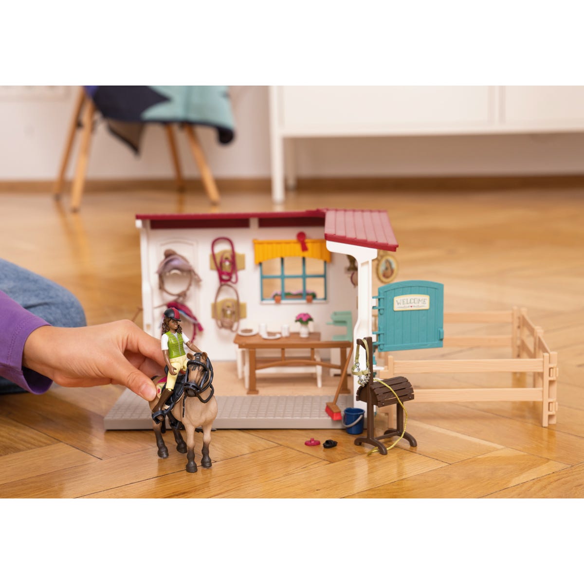 Schleich Horse Club Scuderia 42591 playset cavalli con accessori
