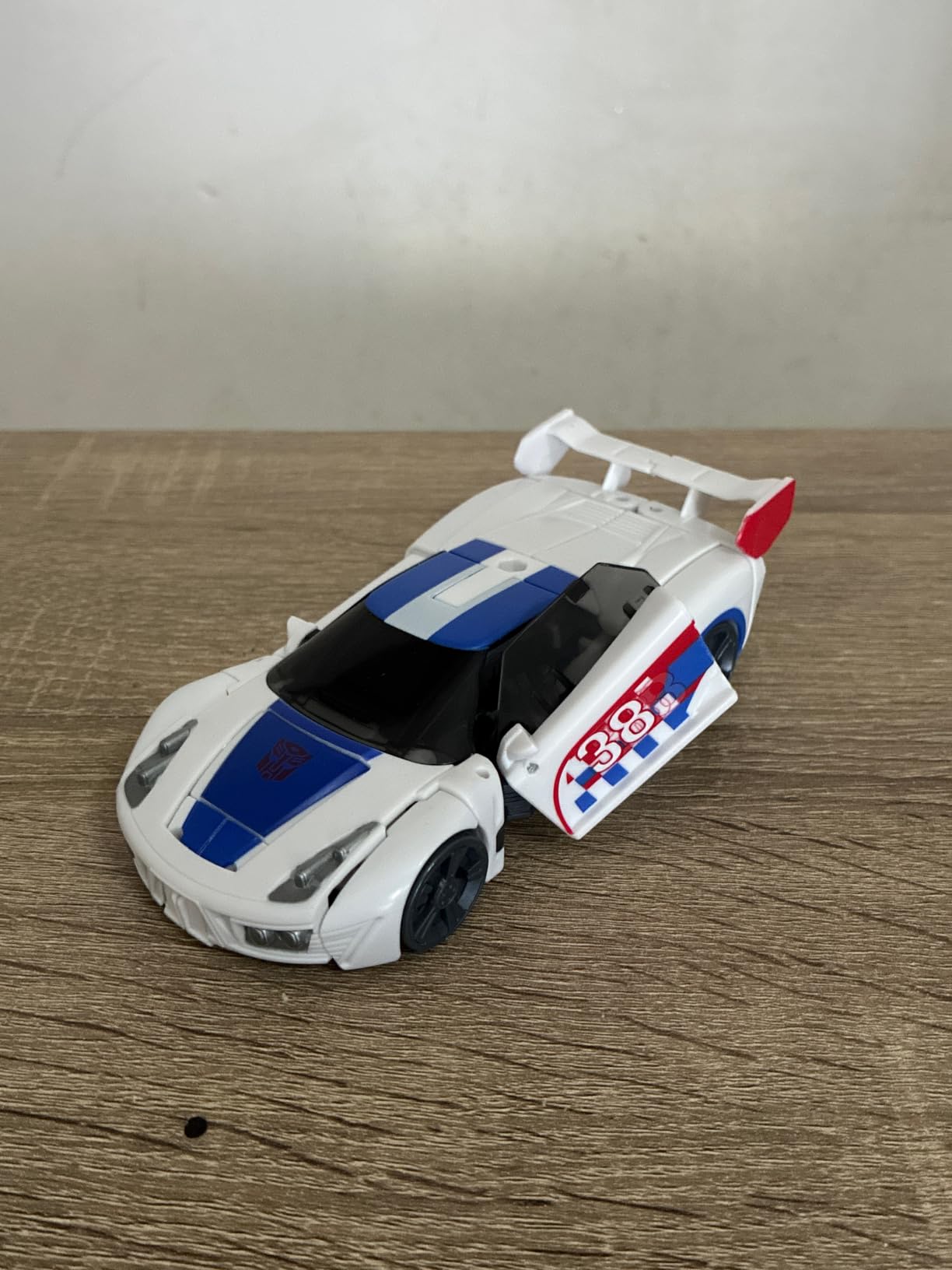 Transformers Age of the Primes Smokescreen action figure 13cm Deluxe auto corsa