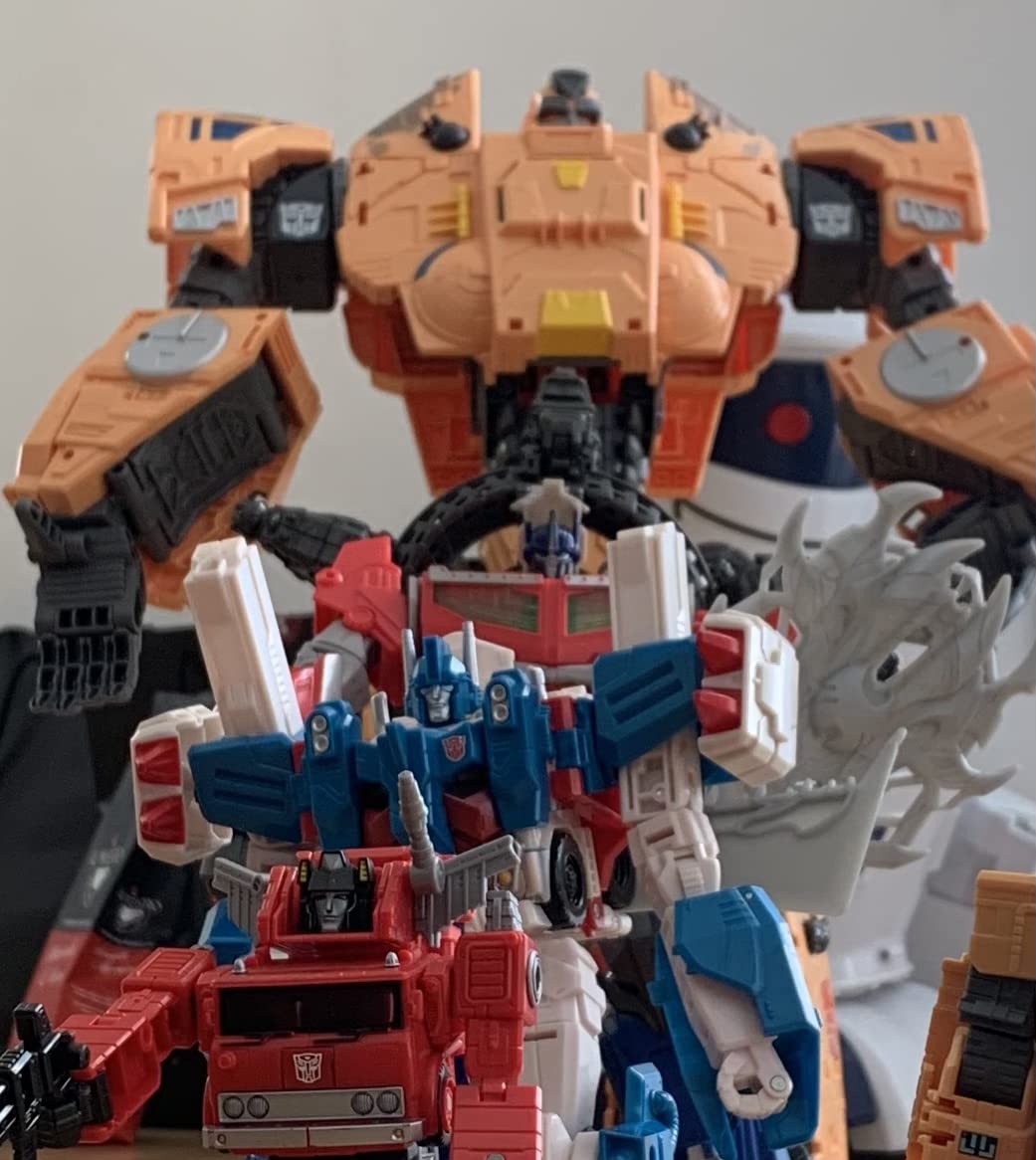 Transformers Kingdom Titan Autobot Ark WFC-K30 action figure 48 cm