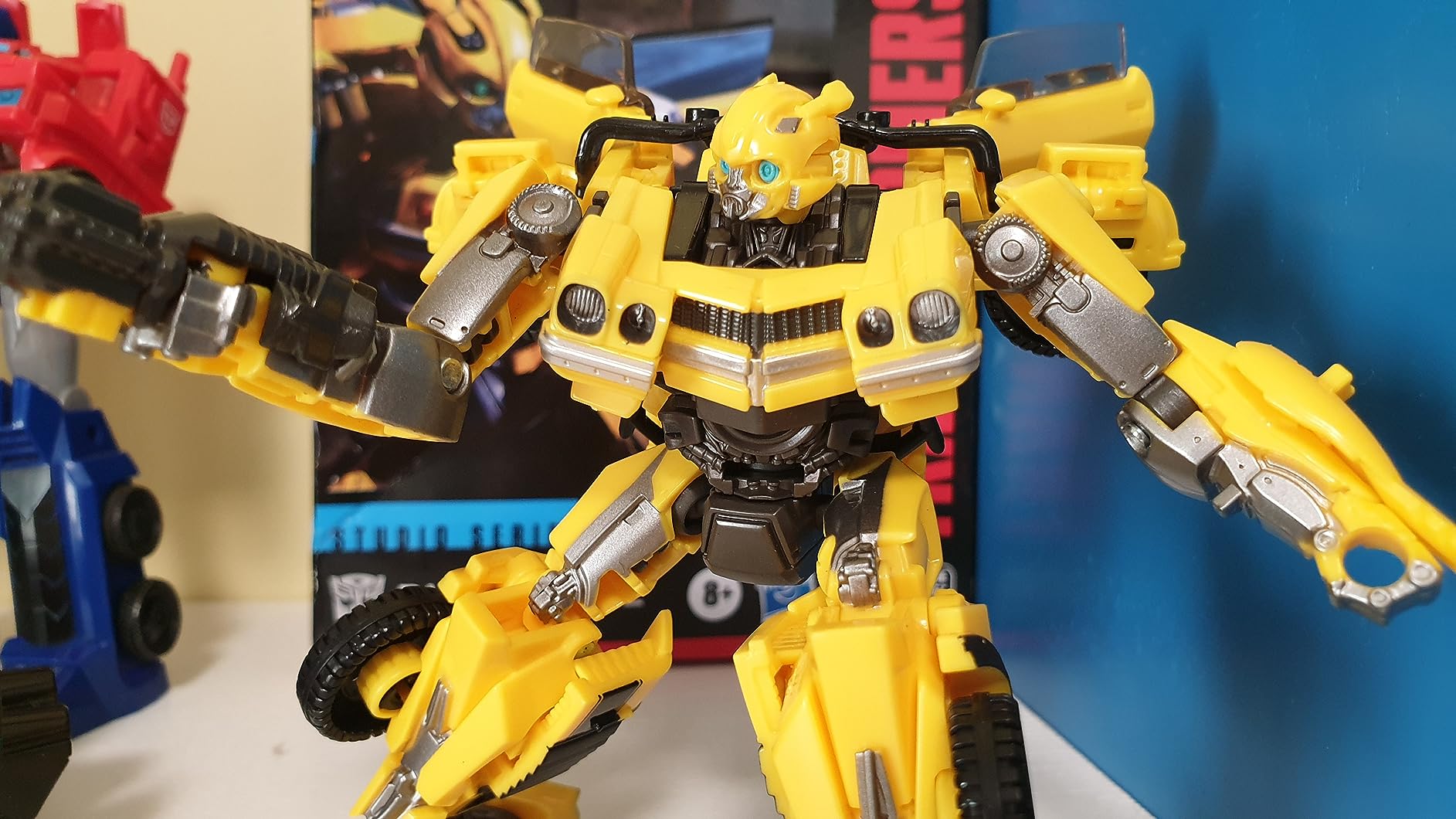 Transformers Studio Series Bumblebee 100 action figure Deluxe 11 cm Camaro