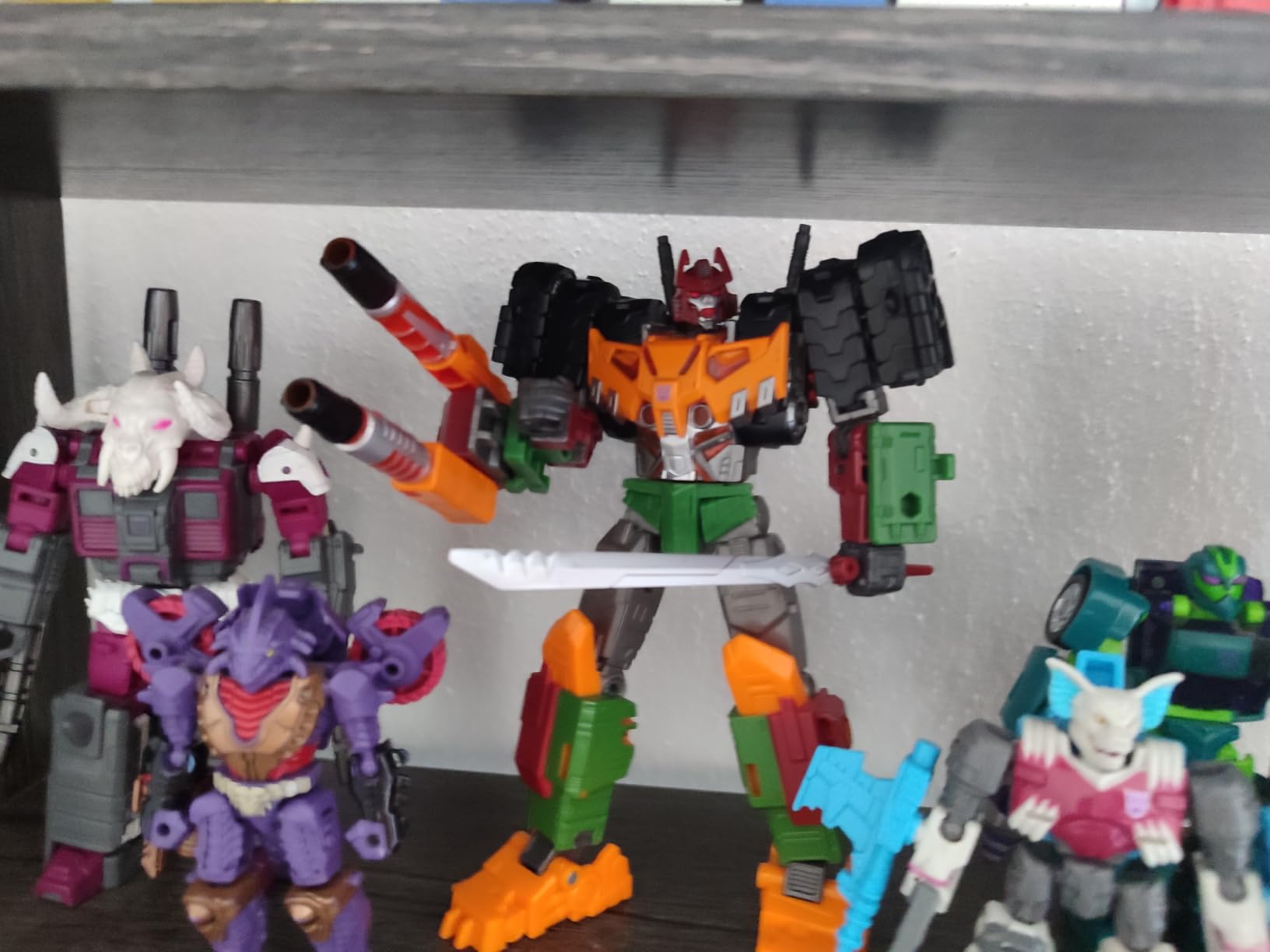 Transformers Legacy Bludgeon Action Figure 17,5 cm Tank