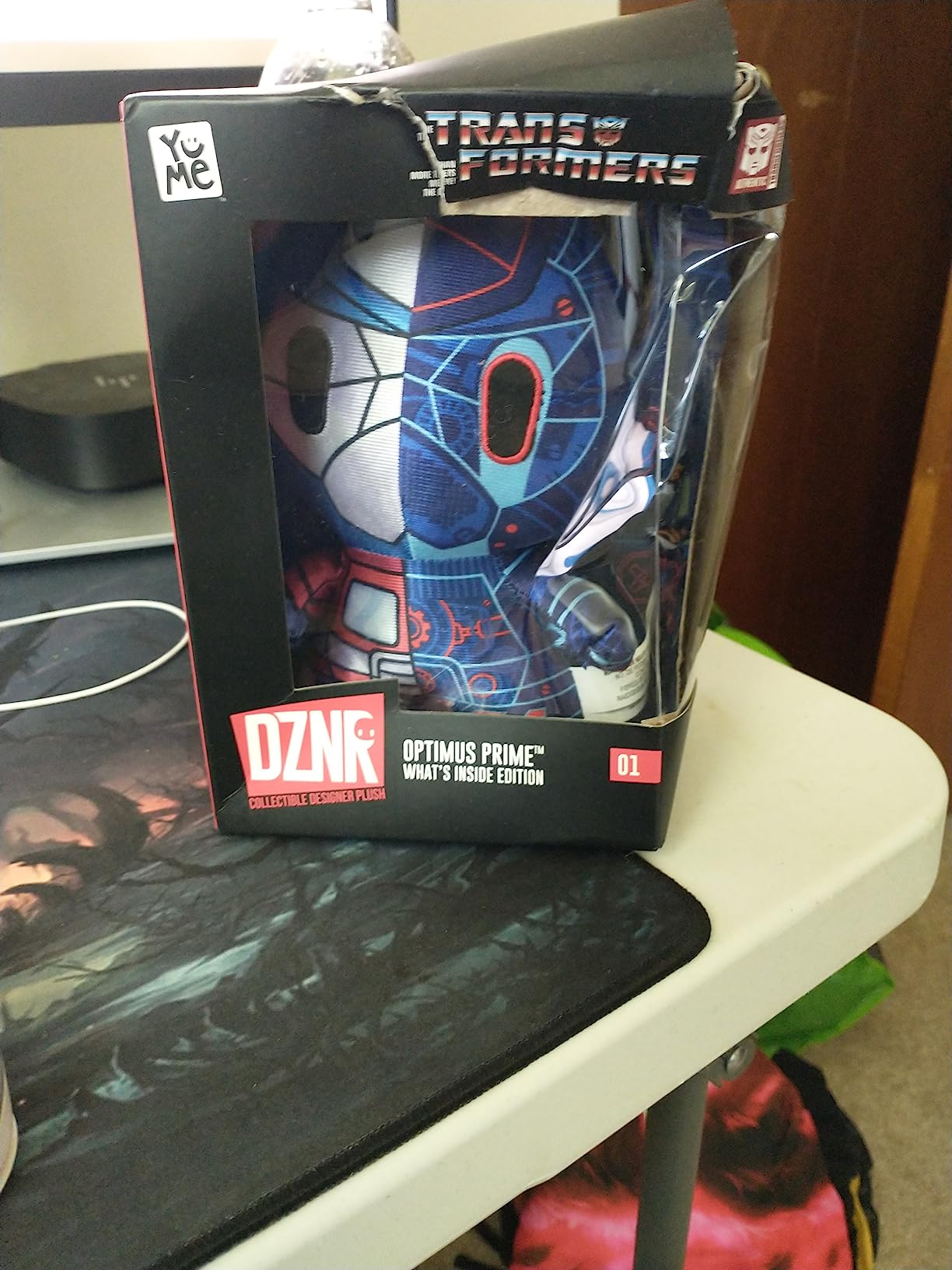 Transformers DZNR Optimus Prime peluche 19 cm What's Inside