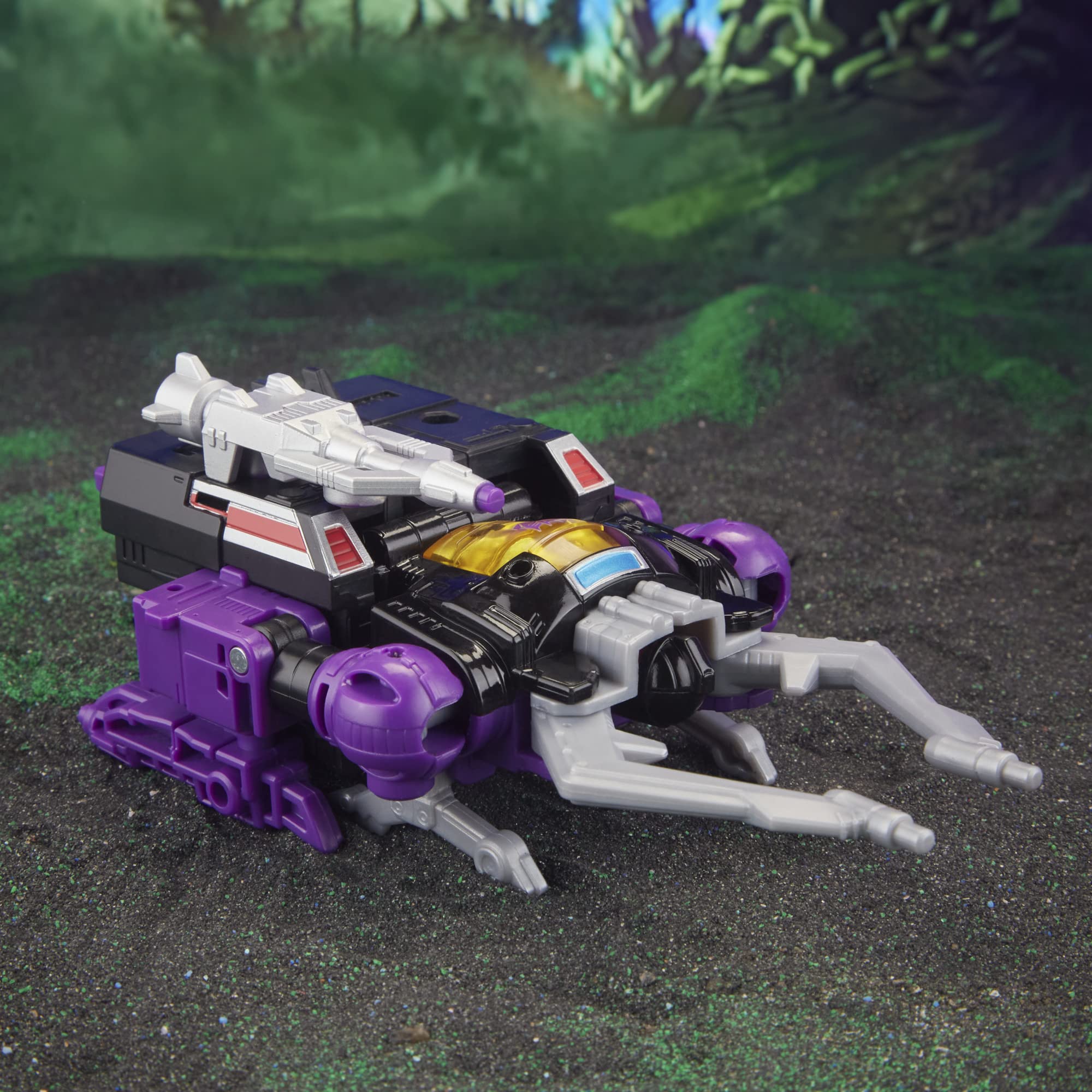 Transformers Legacy Shrapnel action figure Deluxe 14 cm coleottero
