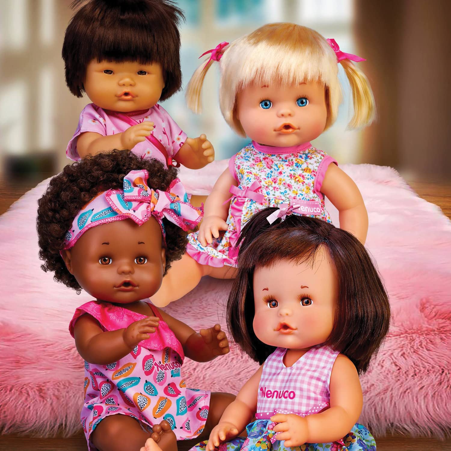 Nenuco World Dolls bambola origine africana 35 cm vestito