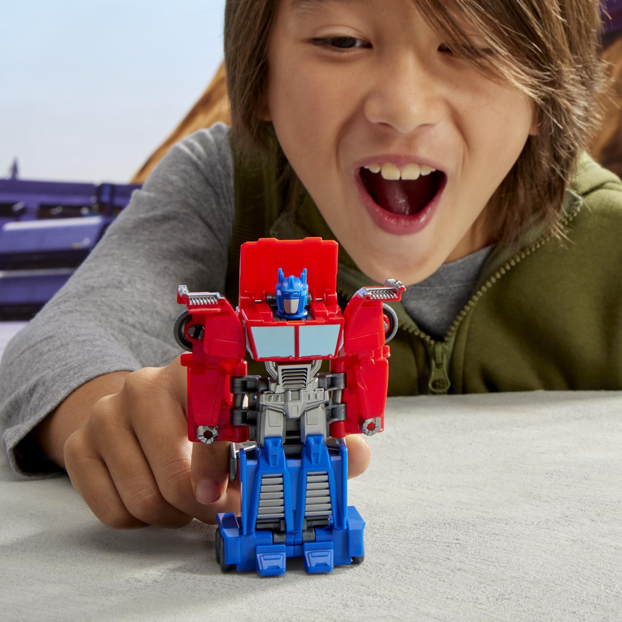 Transformers EarthSpark Optimus Prime action figure 10 cm Smash
