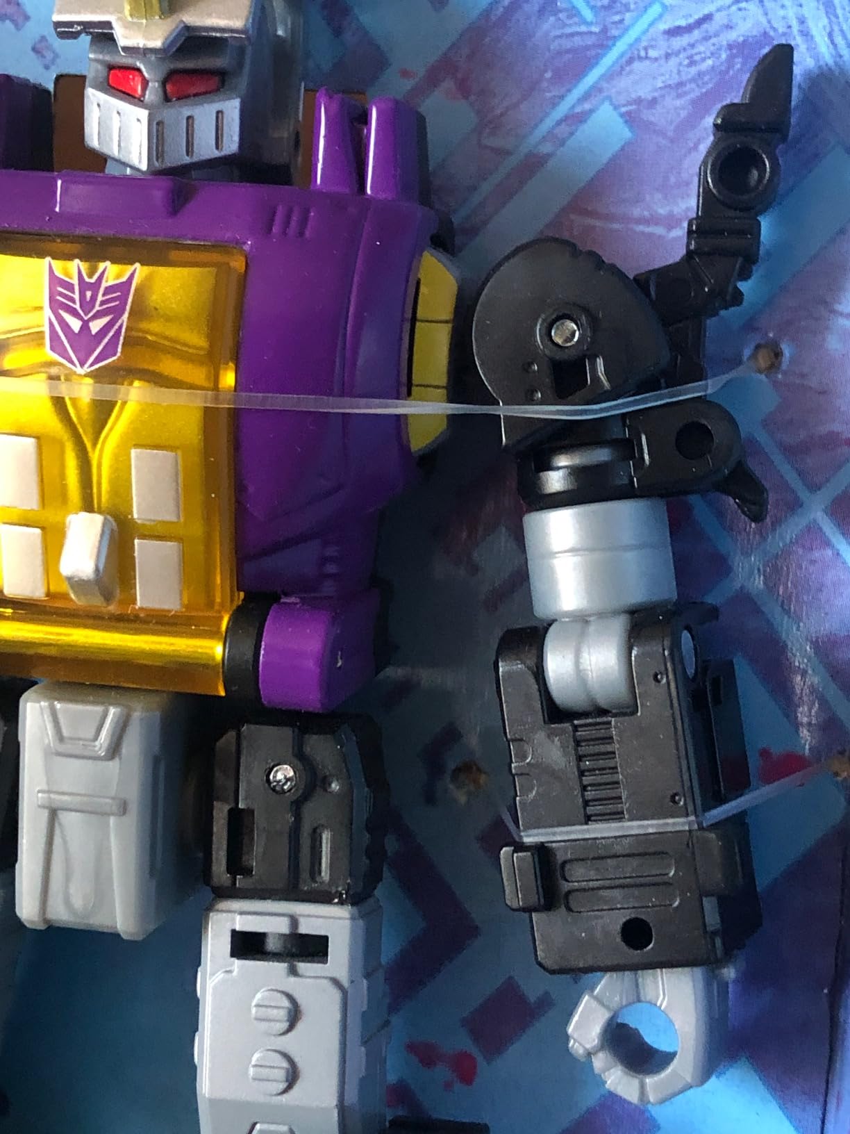 Transformers Legacy Insecticon Bombshell Action Figure 14cm