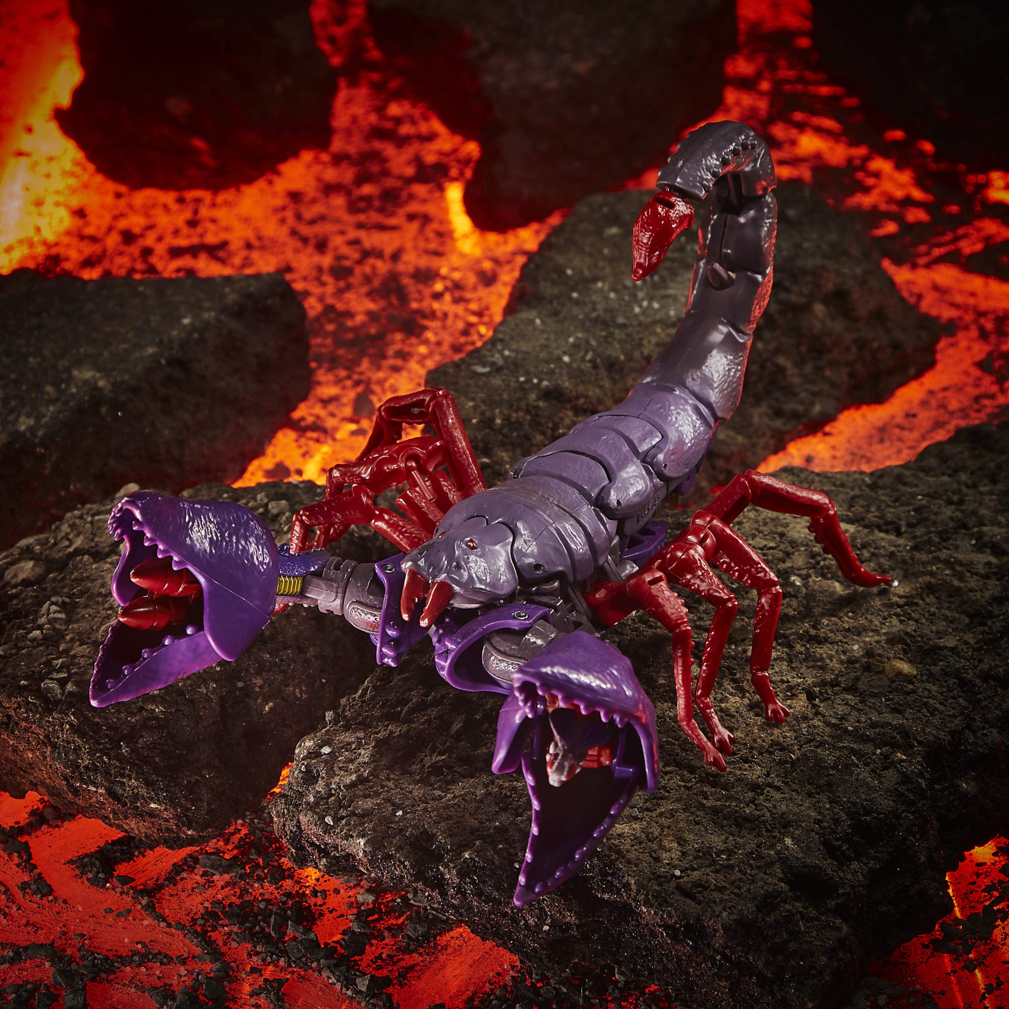 Transformers Kingdom Scorponok action figure Deluxe 14 cm