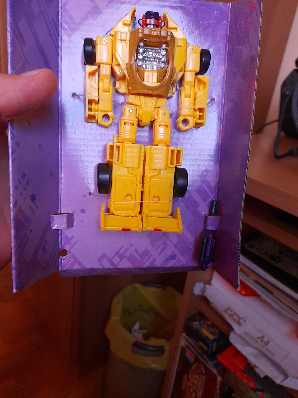 Transformers Legacy Dragstrip action figure Deluxe 14 cm Menasor