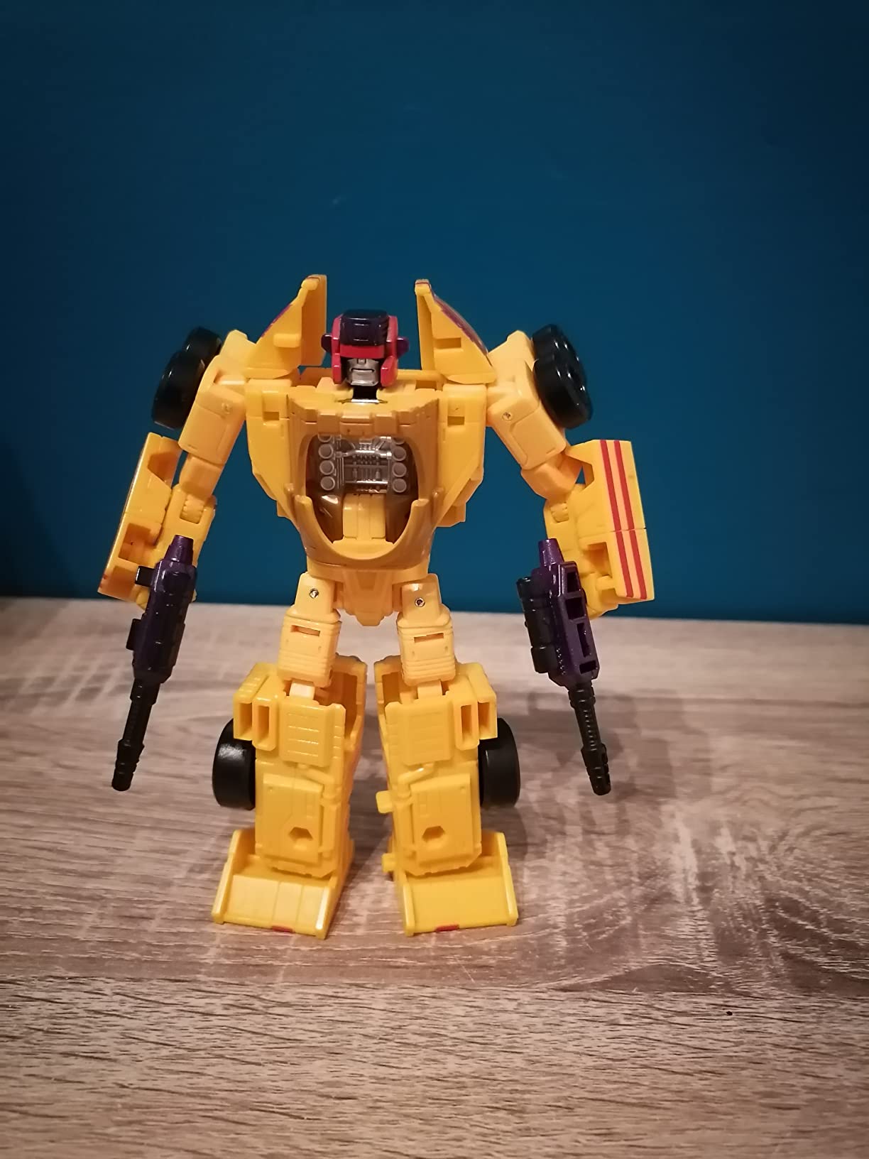Transformers Legacy Dragstrip action figure Deluxe 14 cm Menasor