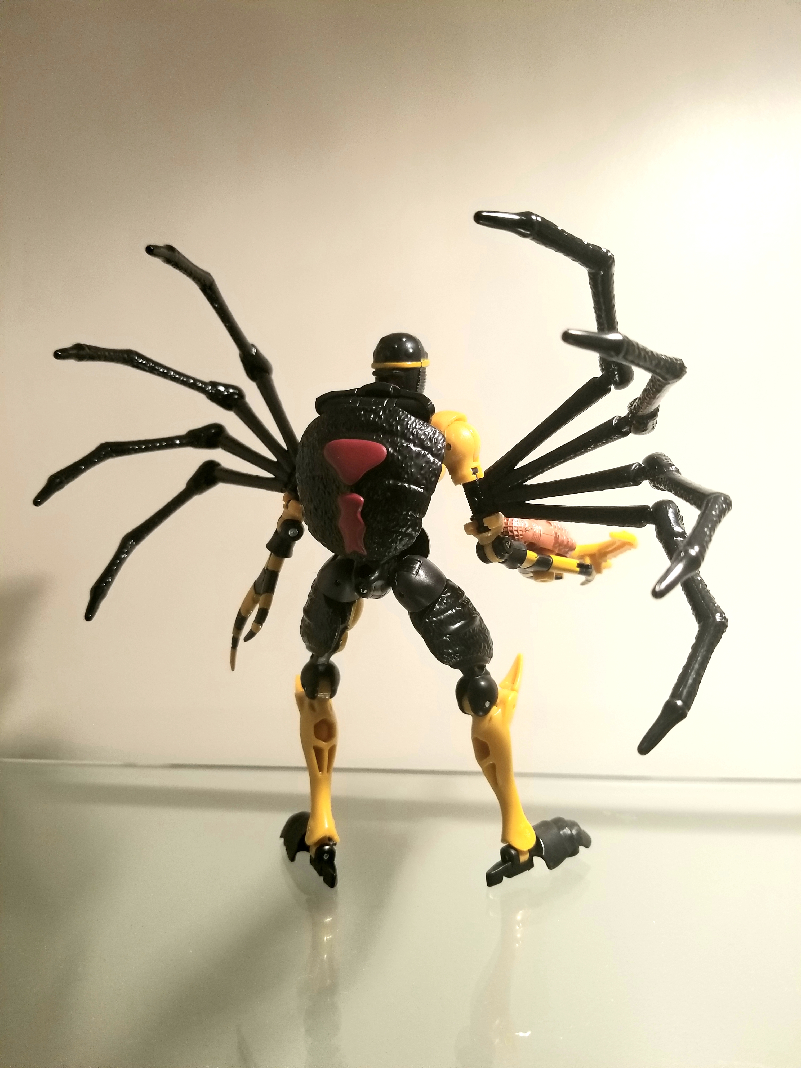 Transformers Kingdom WFC-K5 Blackarachnia action figure 14 cm ragno