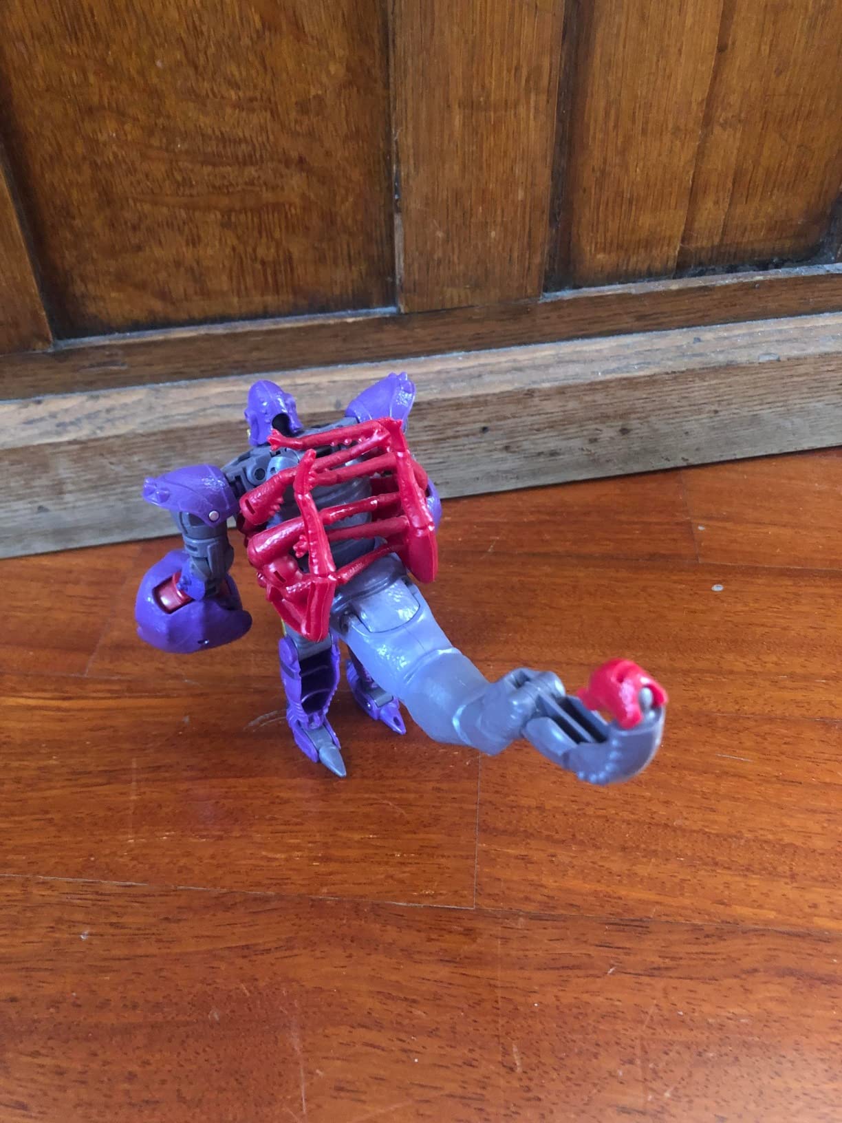 Transformers Kingdom Scorponok action figure Deluxe 14 cm