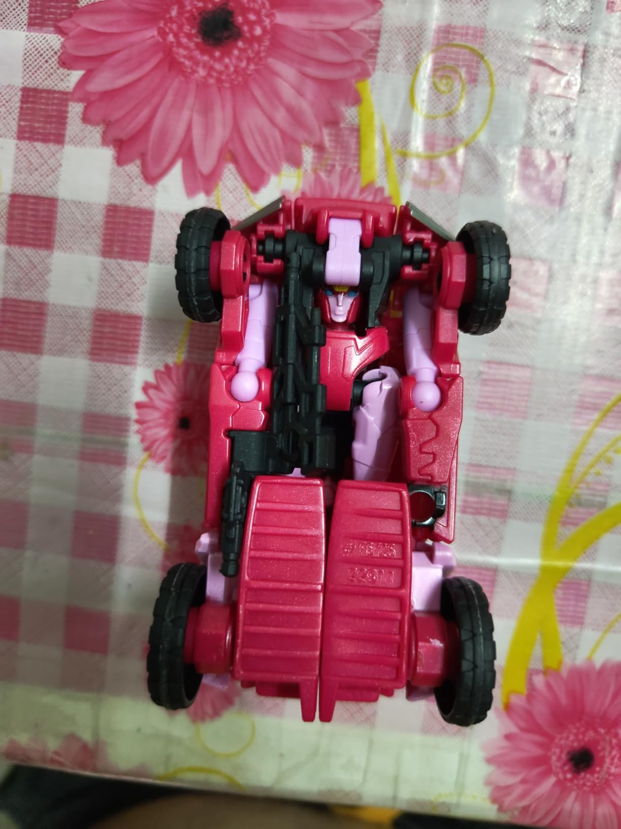 Transformers EarthSpark Bumblebee Warrior action figure 12,5 cm