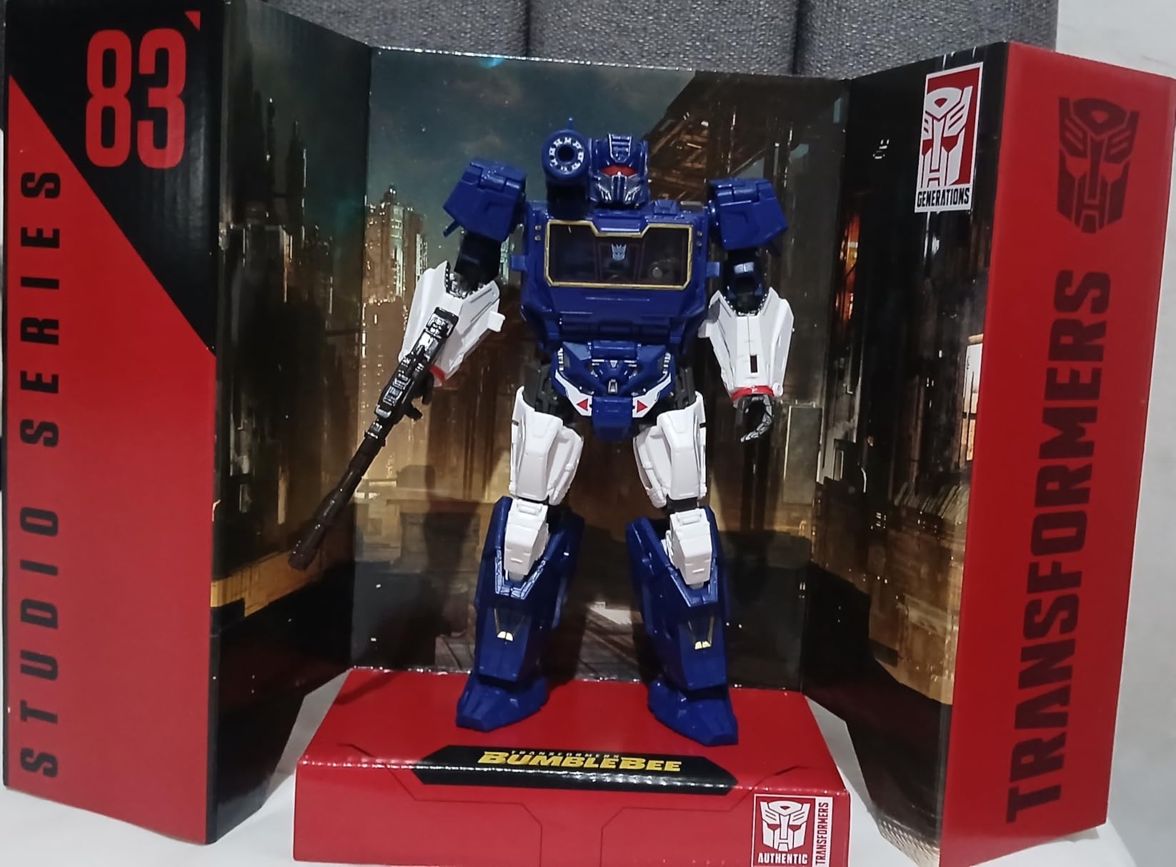 Transformers Studio Series 83 Soundwave action figure astronave 16,5 cm