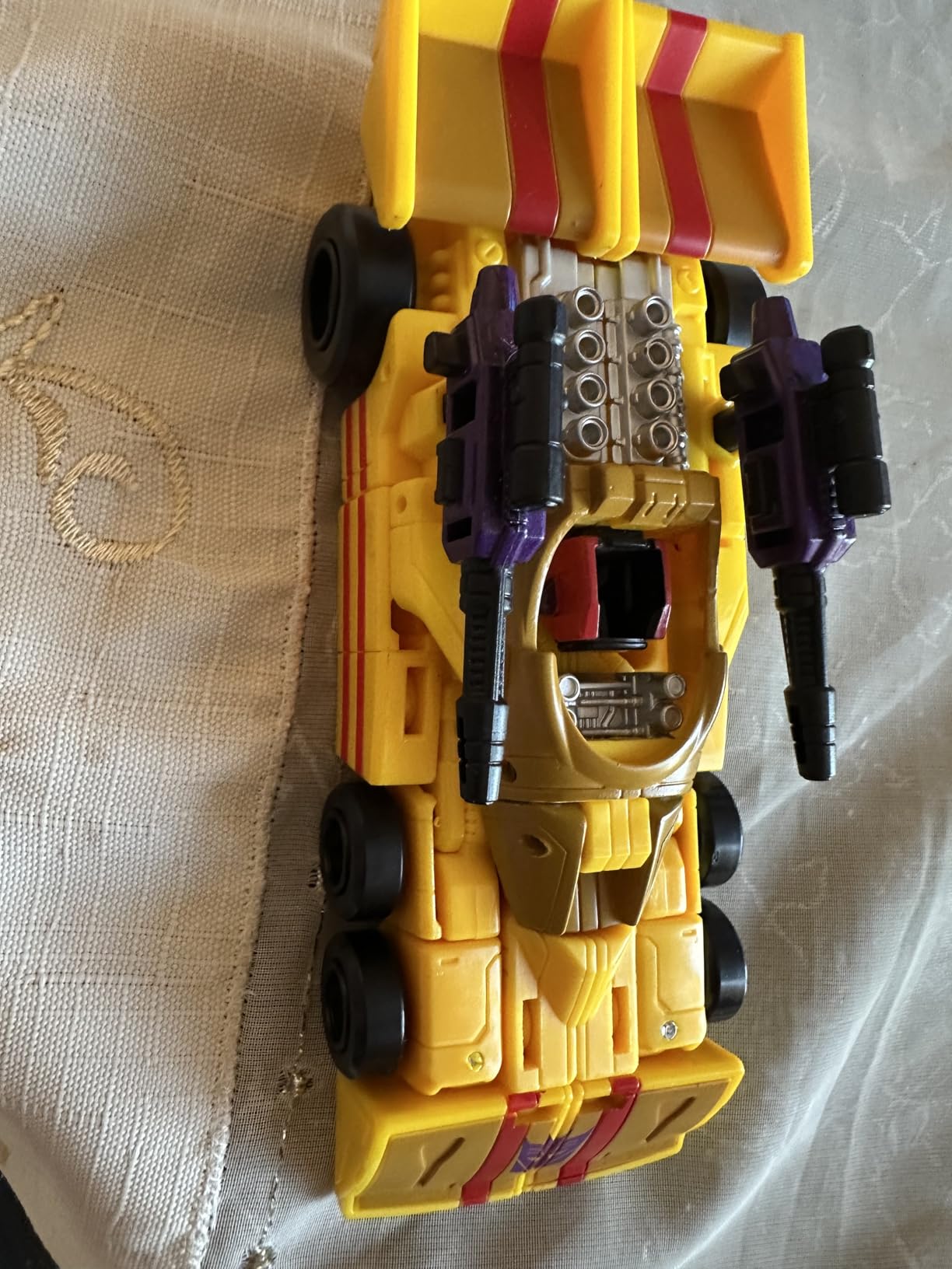 Transformers Legacy Dragstrip action figure Deluxe 14 cm Menasor