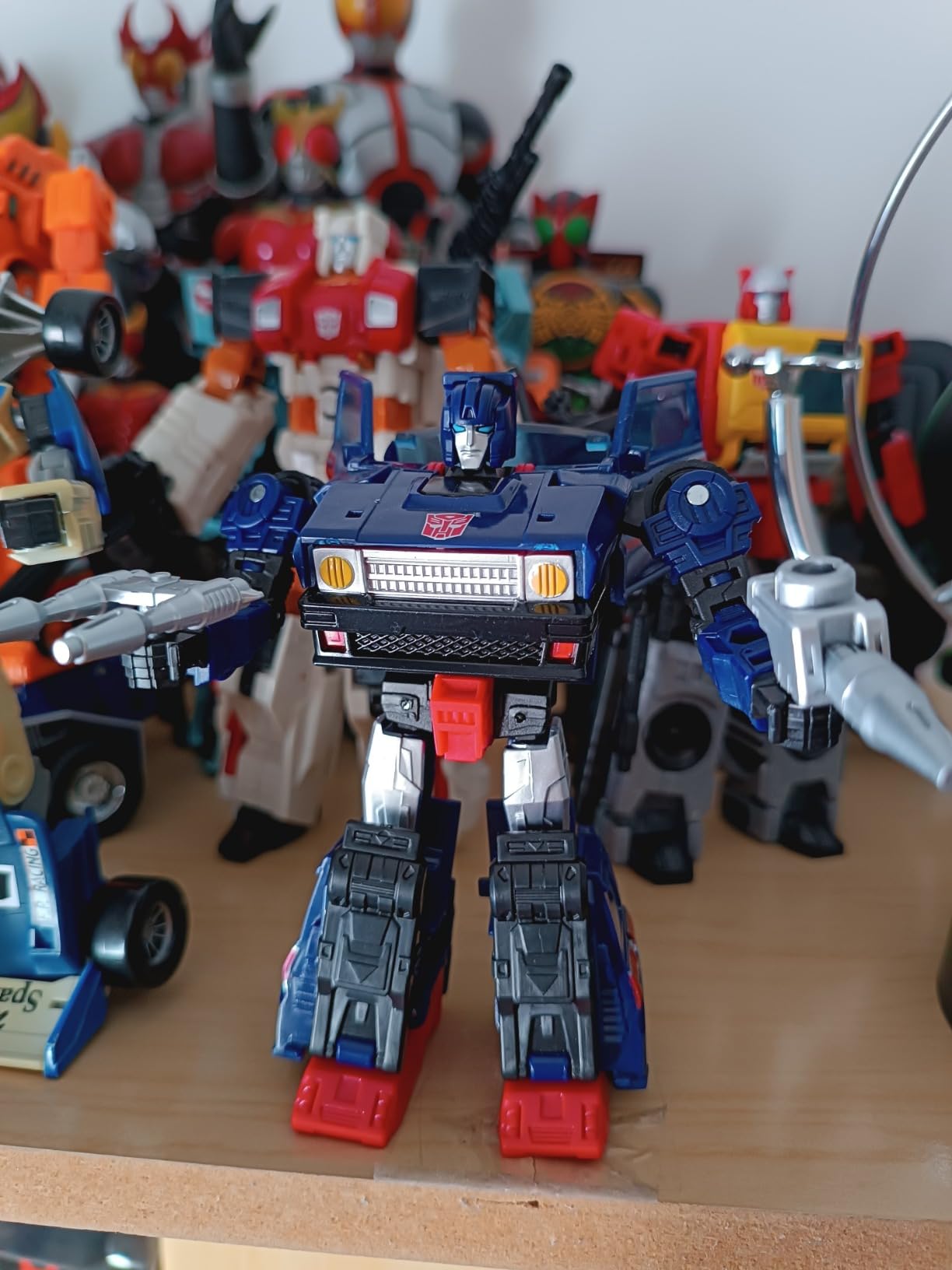 Transformers Legacy Autobot Skids action figure 14 cm convertibile