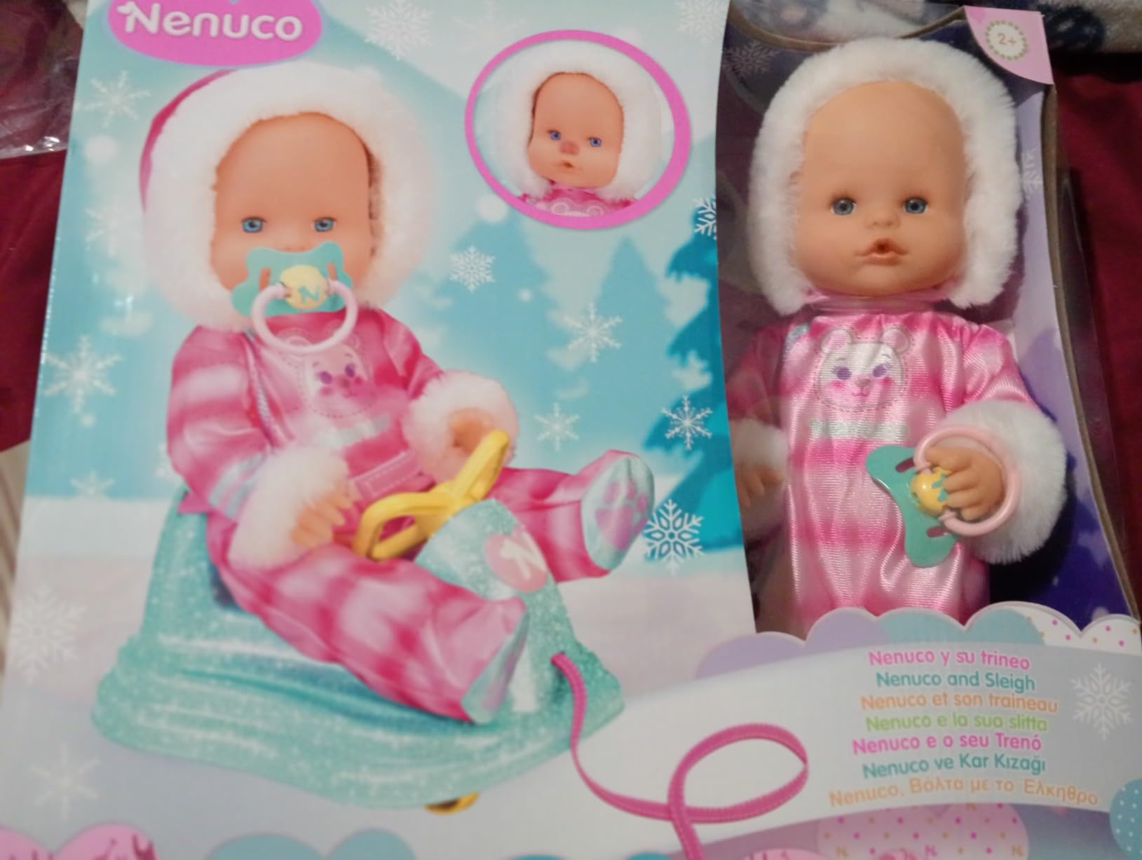 Nenuco Bambole NFN59000 bambola 35 cm con slitta rosa