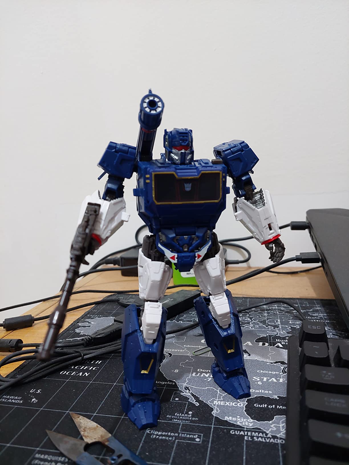 Transformers Studio Series 83 Soundwave action figure astronave 16,5 cm