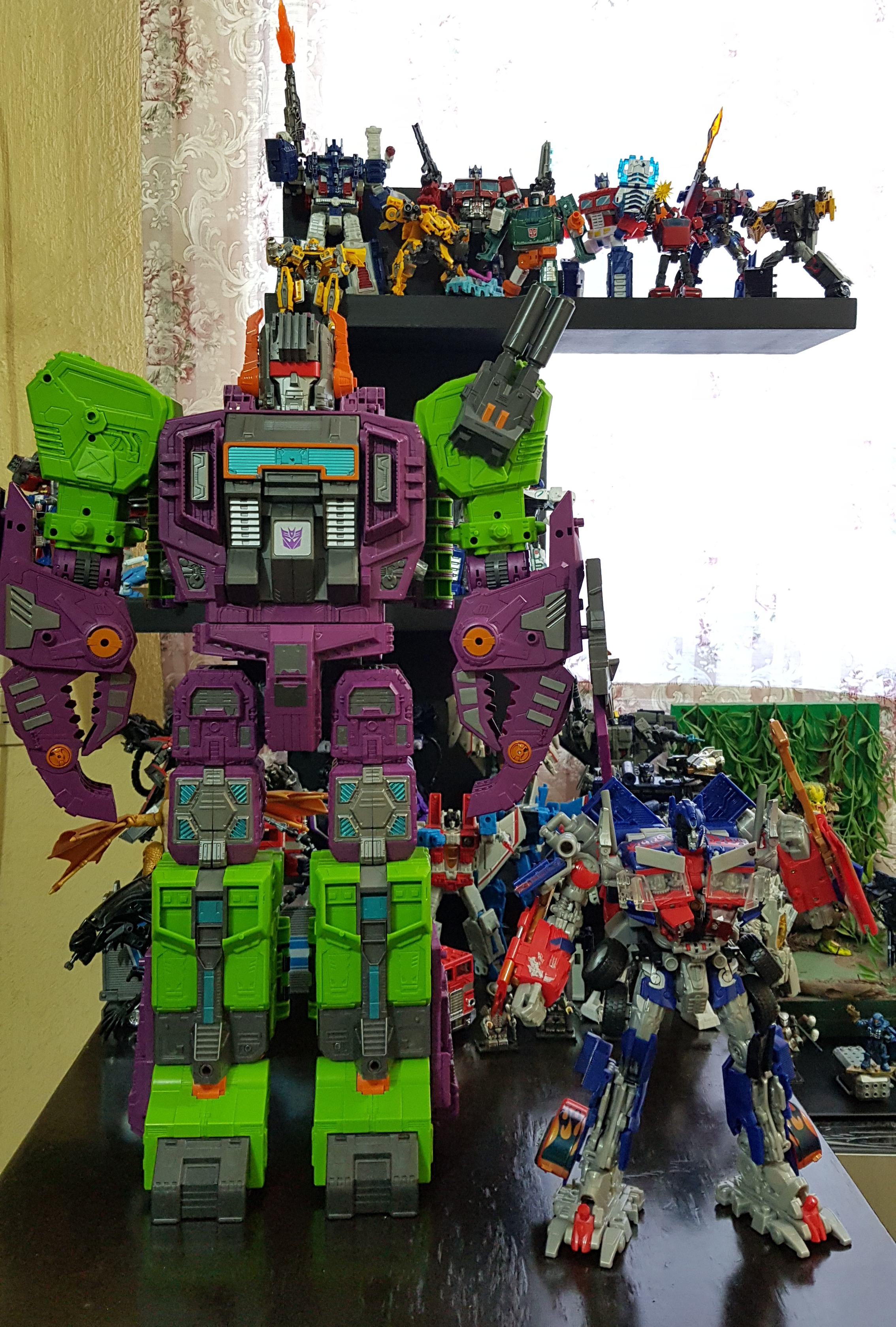 Transformers Earthrise Scorponok WFC-E25 action figure 53 cm Titan