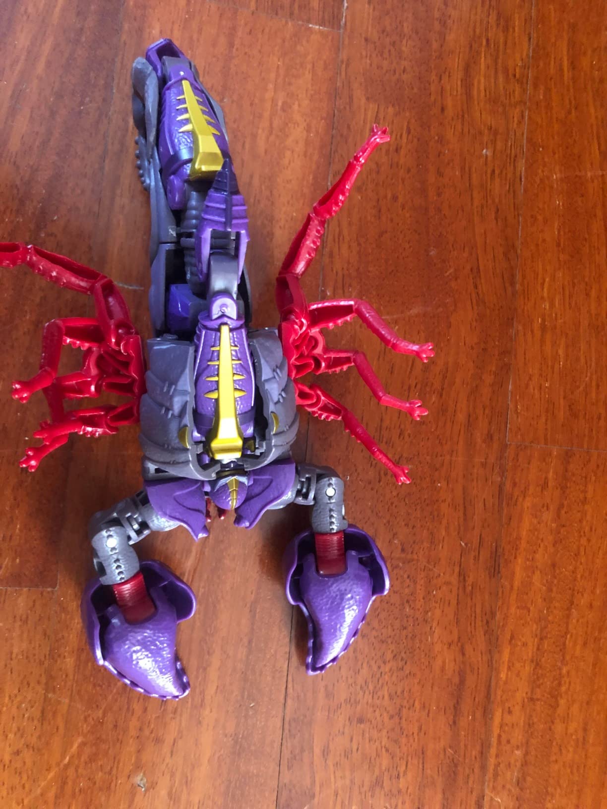 Transformers Kingdom Scorponok action figure Deluxe 14 cm