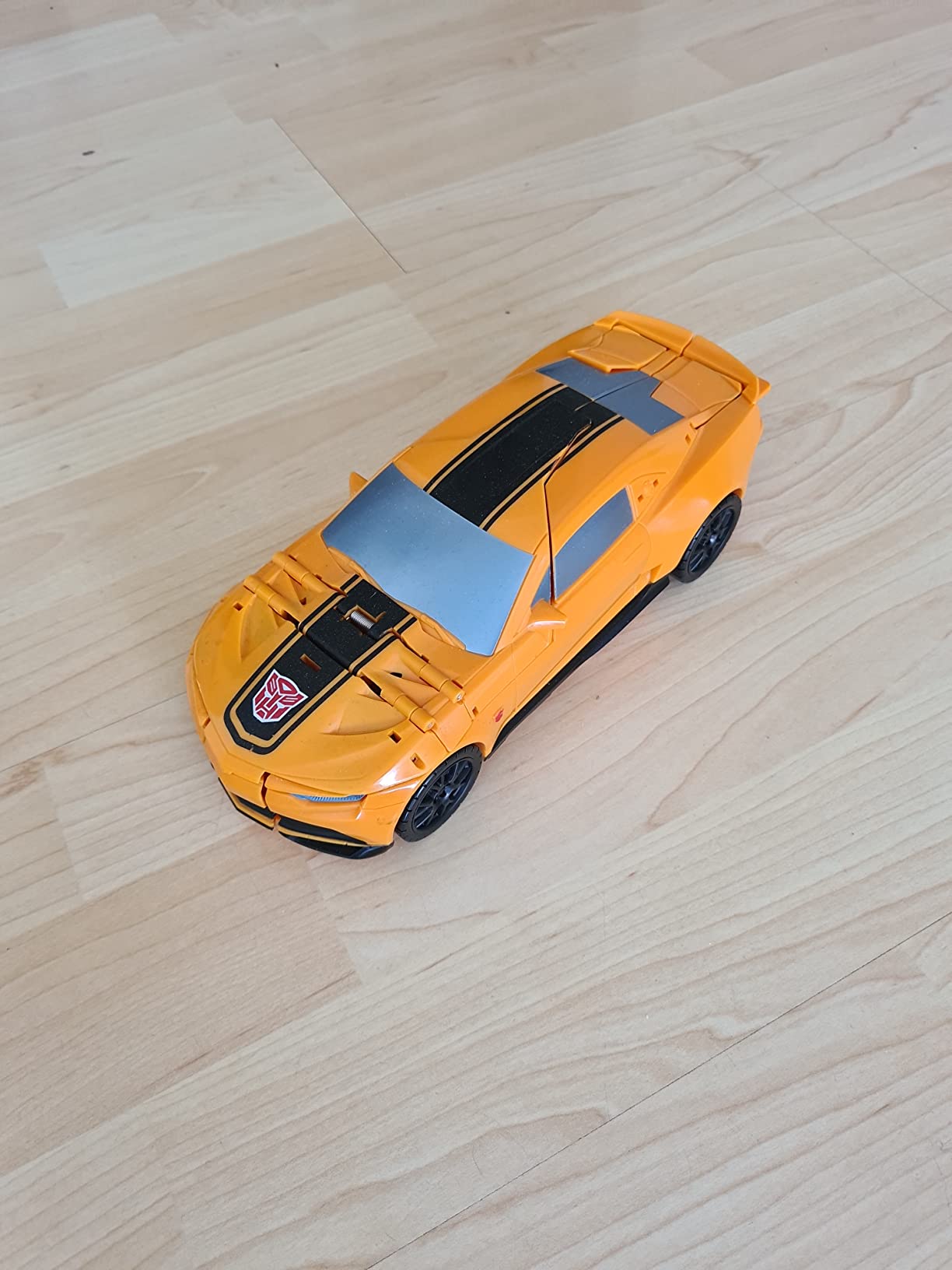 Transformers Generations Bumblebee action figure 25 cm disc