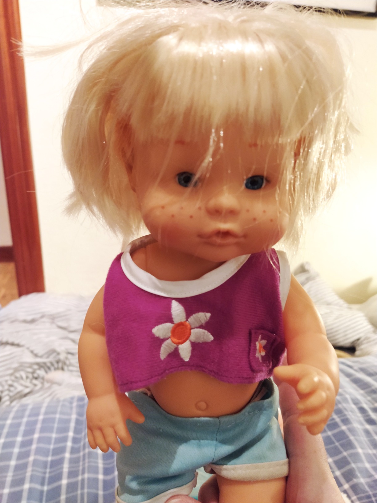 Nenuco Summer bambola 35 cm con secchiello che si abbronza