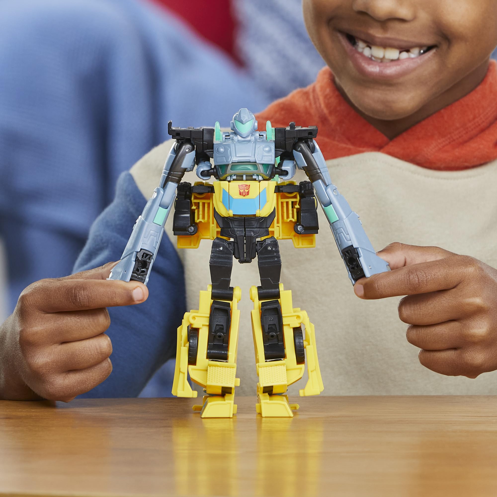 Transformers EarthSpark Bumblebee Mo Malto action figure 12,5 cm auto