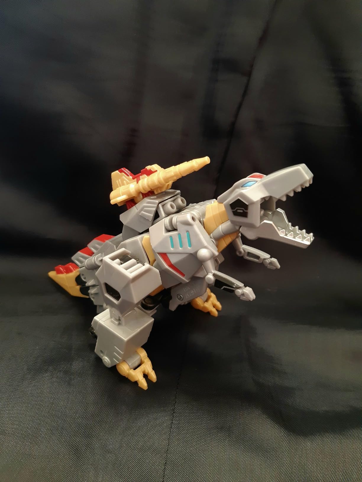 Transformers EarthSpark Grimlock Deluxe action figure 12,5 cm