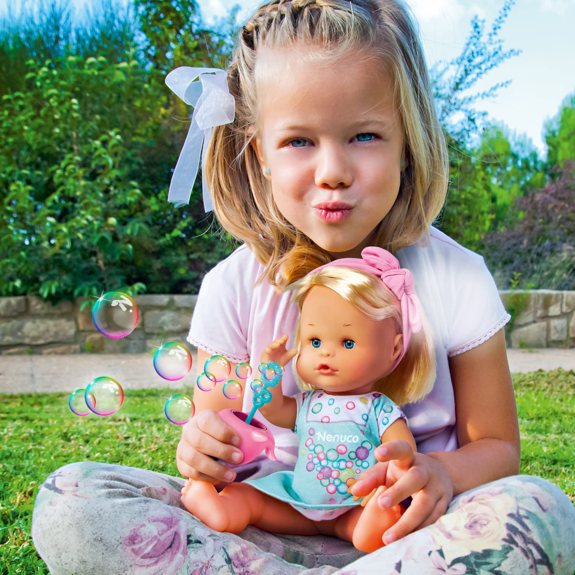 Nenuco Bolle bambola 35 cm capelli biondi fa bolle di sapone