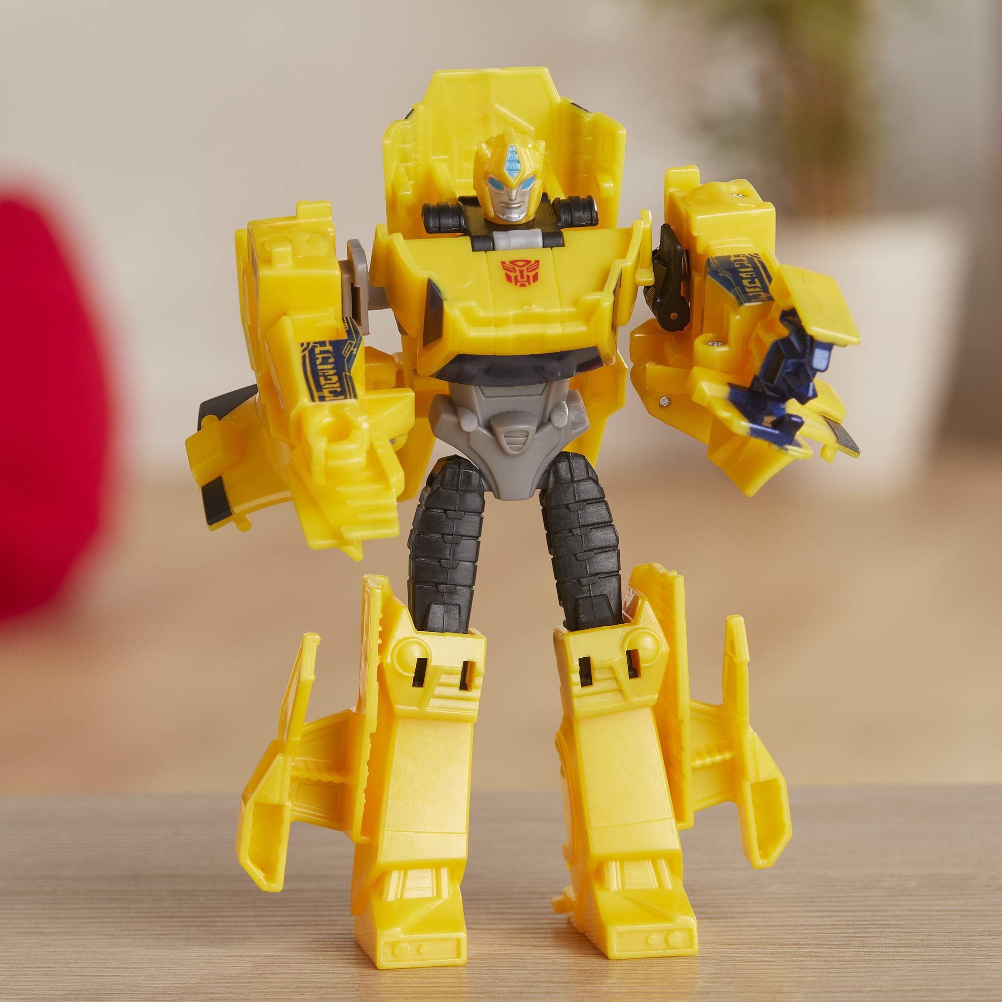 Transformers Cyberverse Bumblebee action figure 13,7 cm Sting Shot