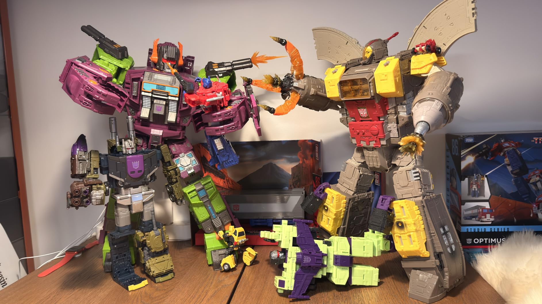 Transformers Earthrise Scorponok WFC-E25 action figure 53 cm Titan