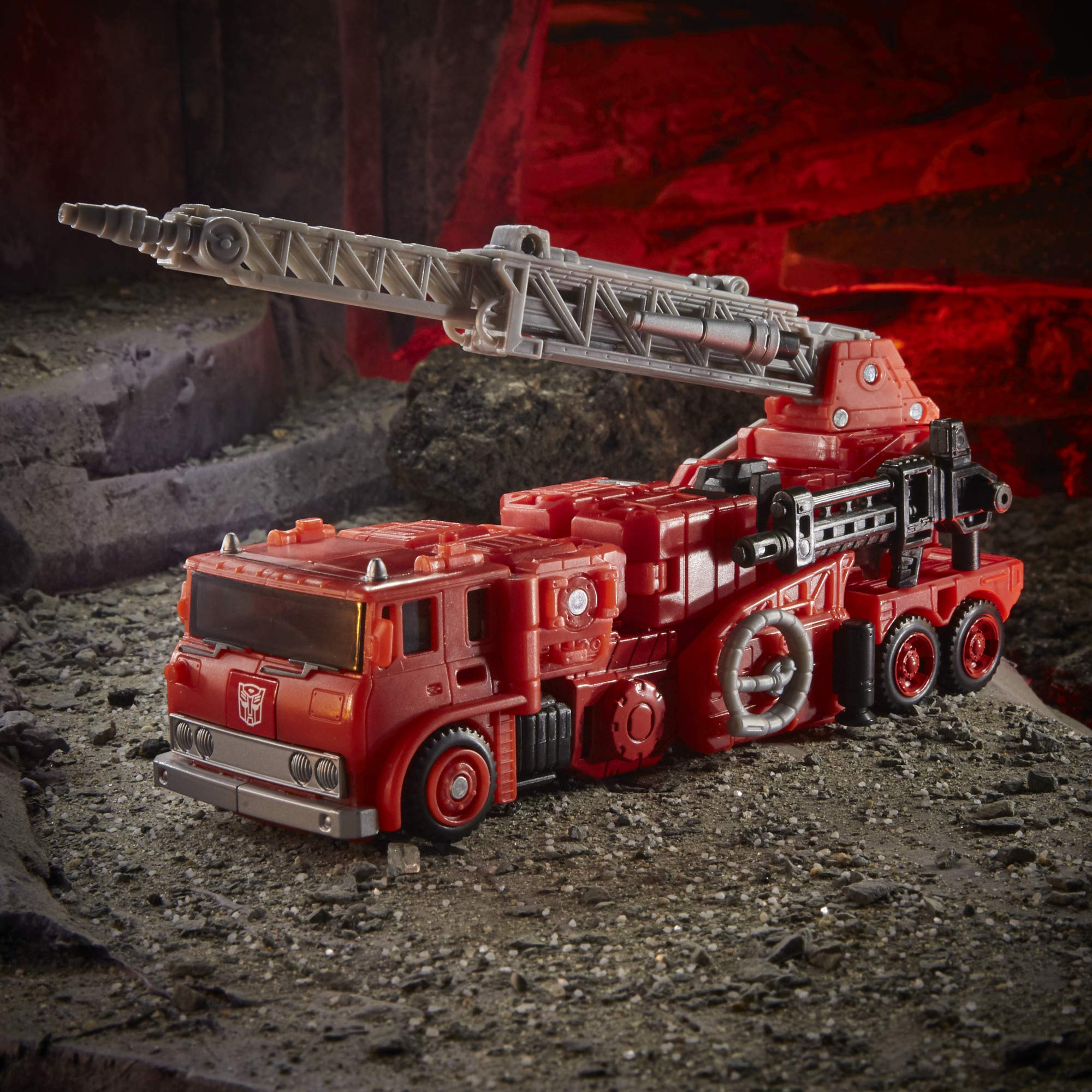 Transformers Kingdom WFC-K18 Inferno action figure 17,5 cm