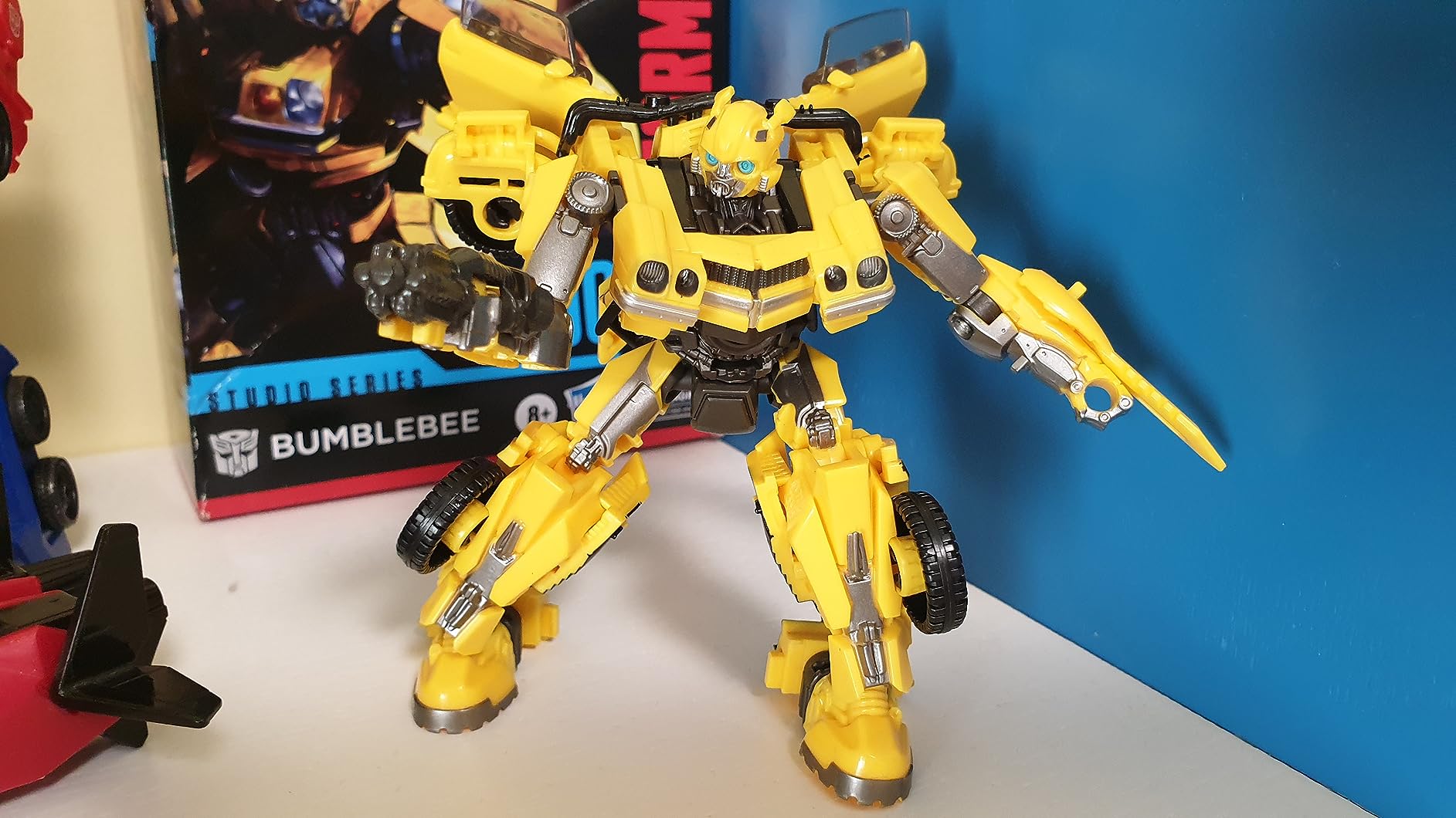 Transformers Studio Series Bumblebee 100 action figure Deluxe 11 cm Camaro
