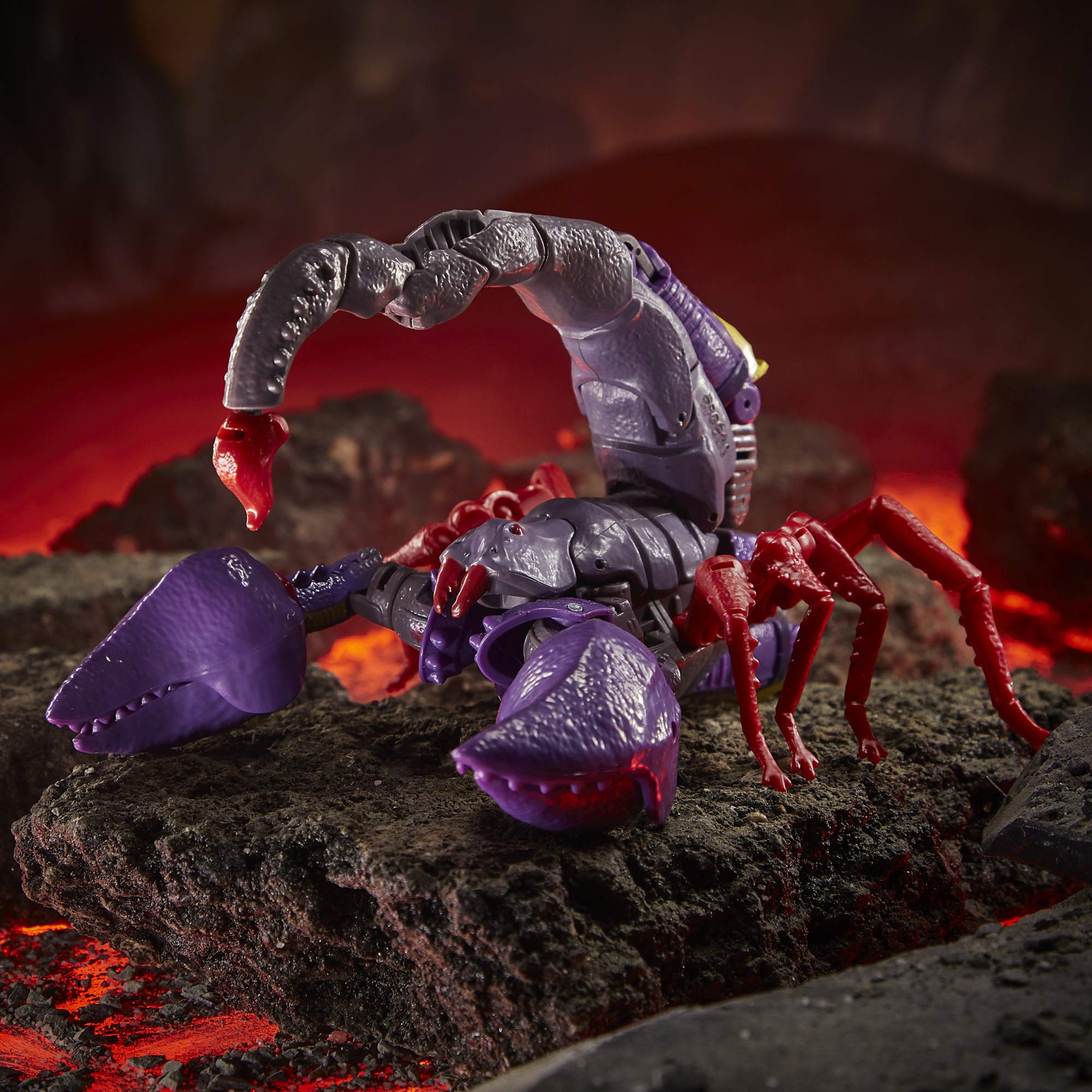 Transformers Kingdom Scorponok action figure Deluxe 14 cm